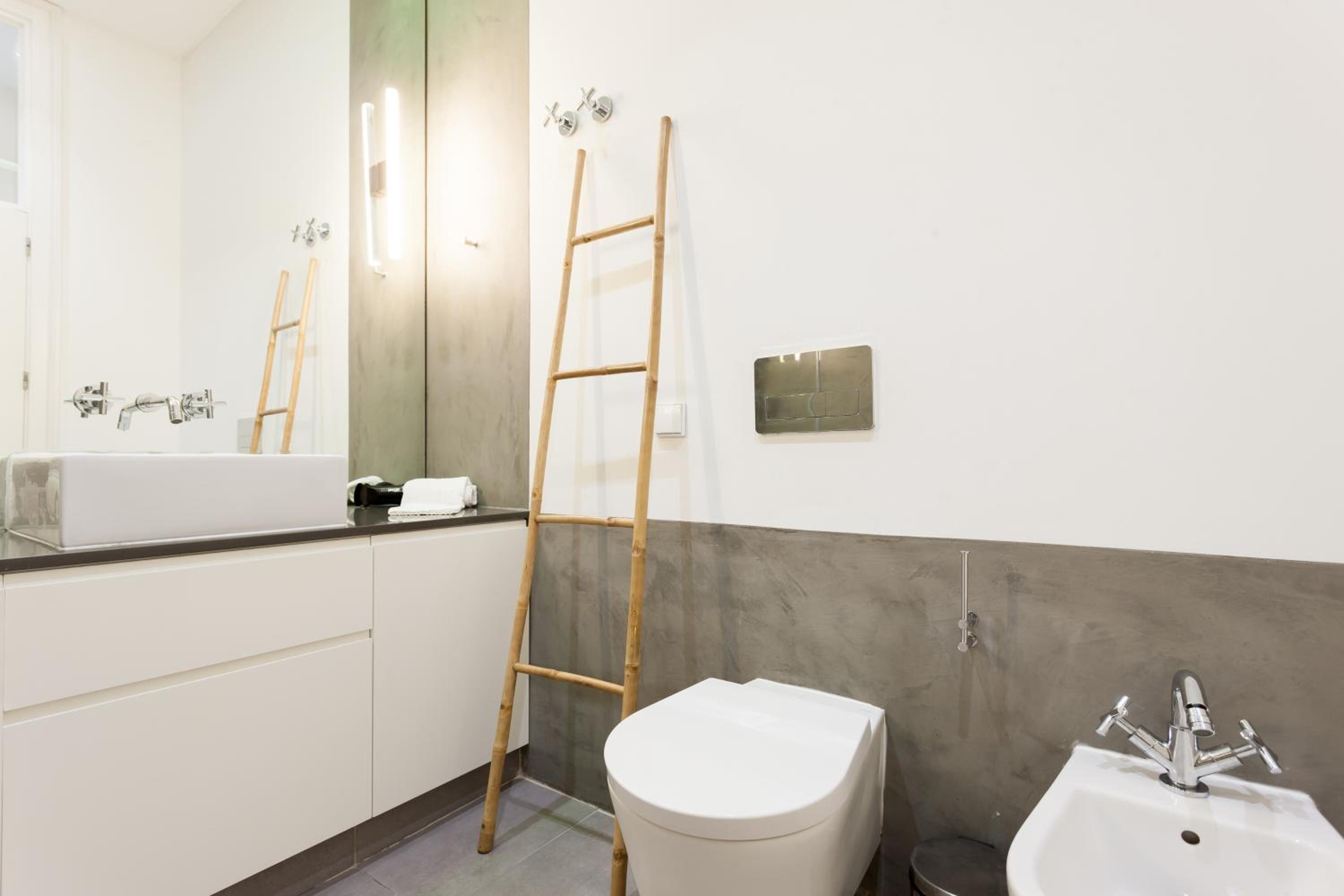 Baixa Tile Blue Two-Bedroom Apartment - by LU Holidays