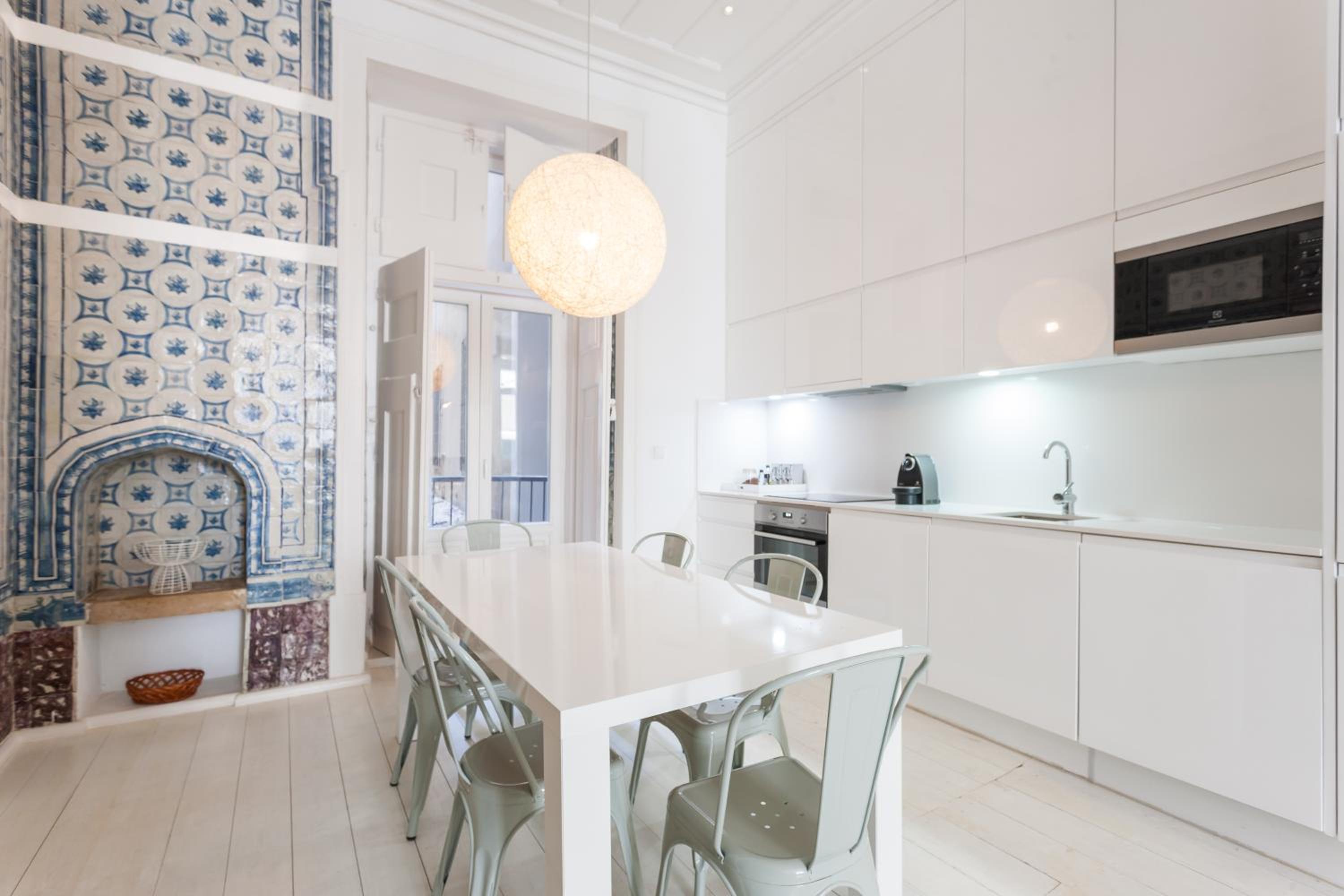 Baixa Tile Blue Two-Bedroom Apartment - by LU Holidays