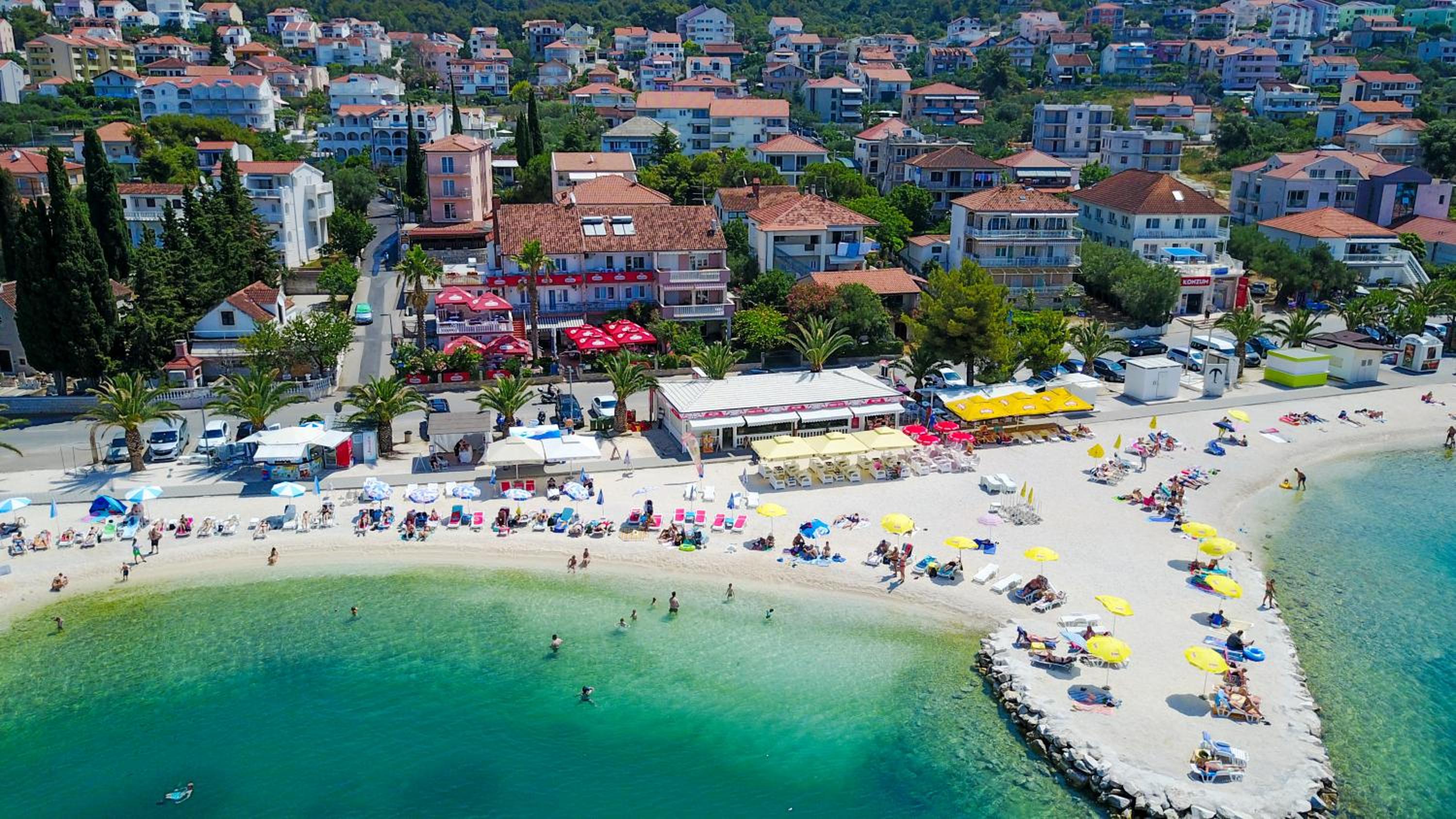 Villa Okruk-10 meters away from the beach view 3
