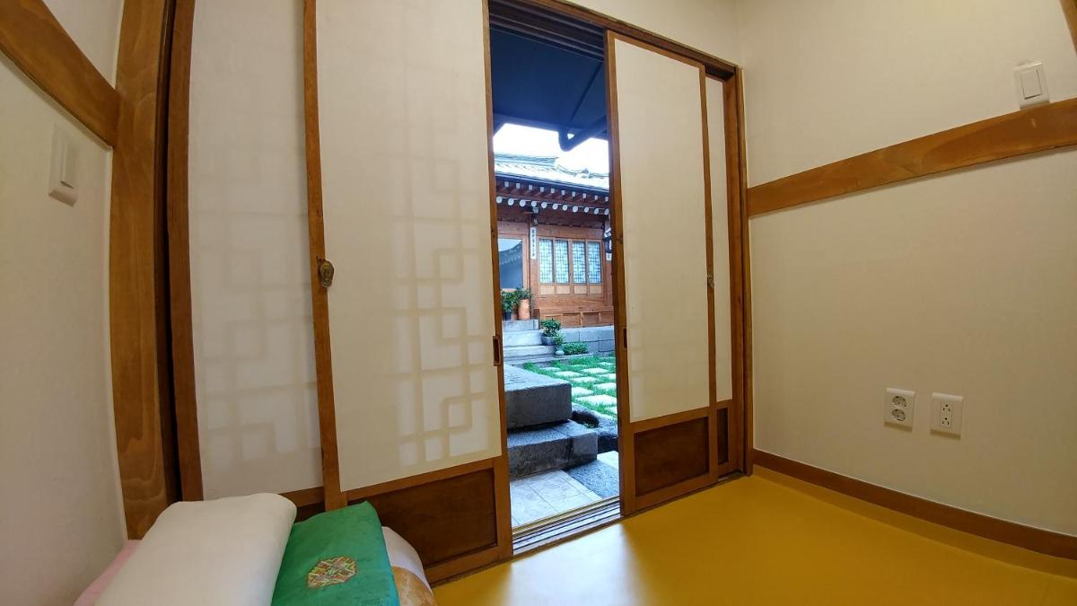 Photo 51