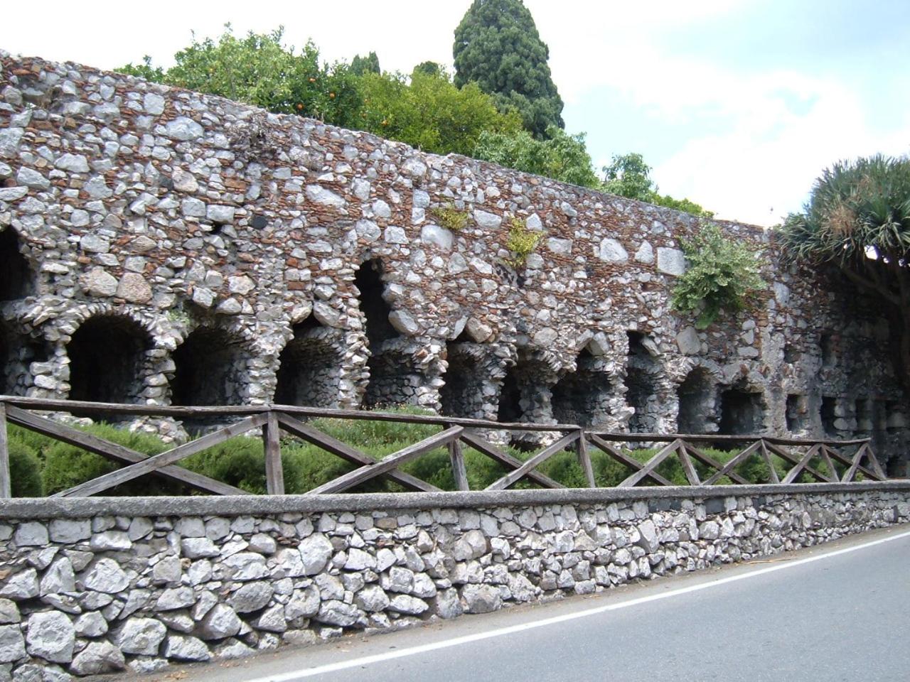 Gole dell'Alcantara Villa Lucia II view 3