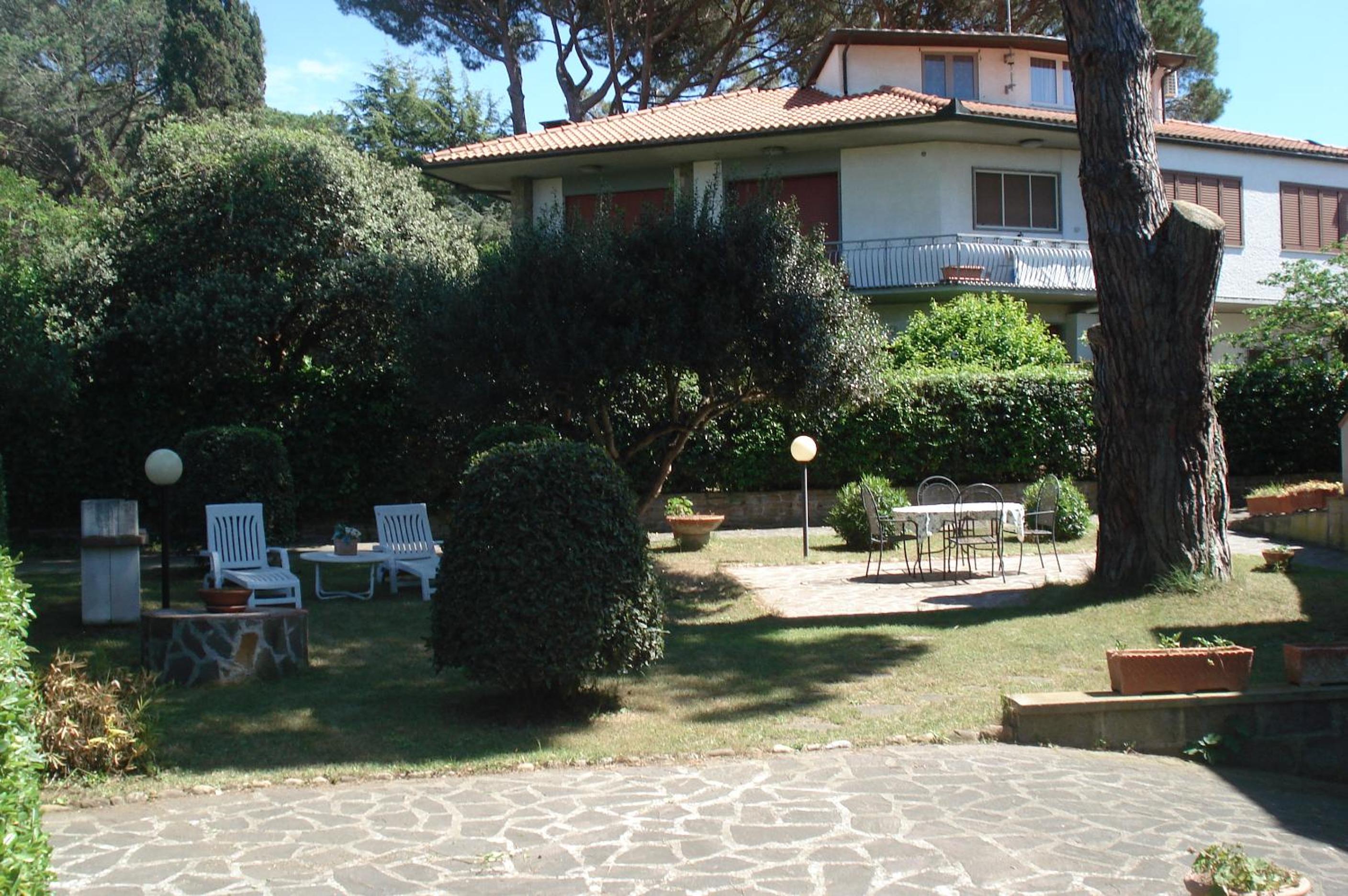 Appartamenti Portiglioni-Cipressi view 3