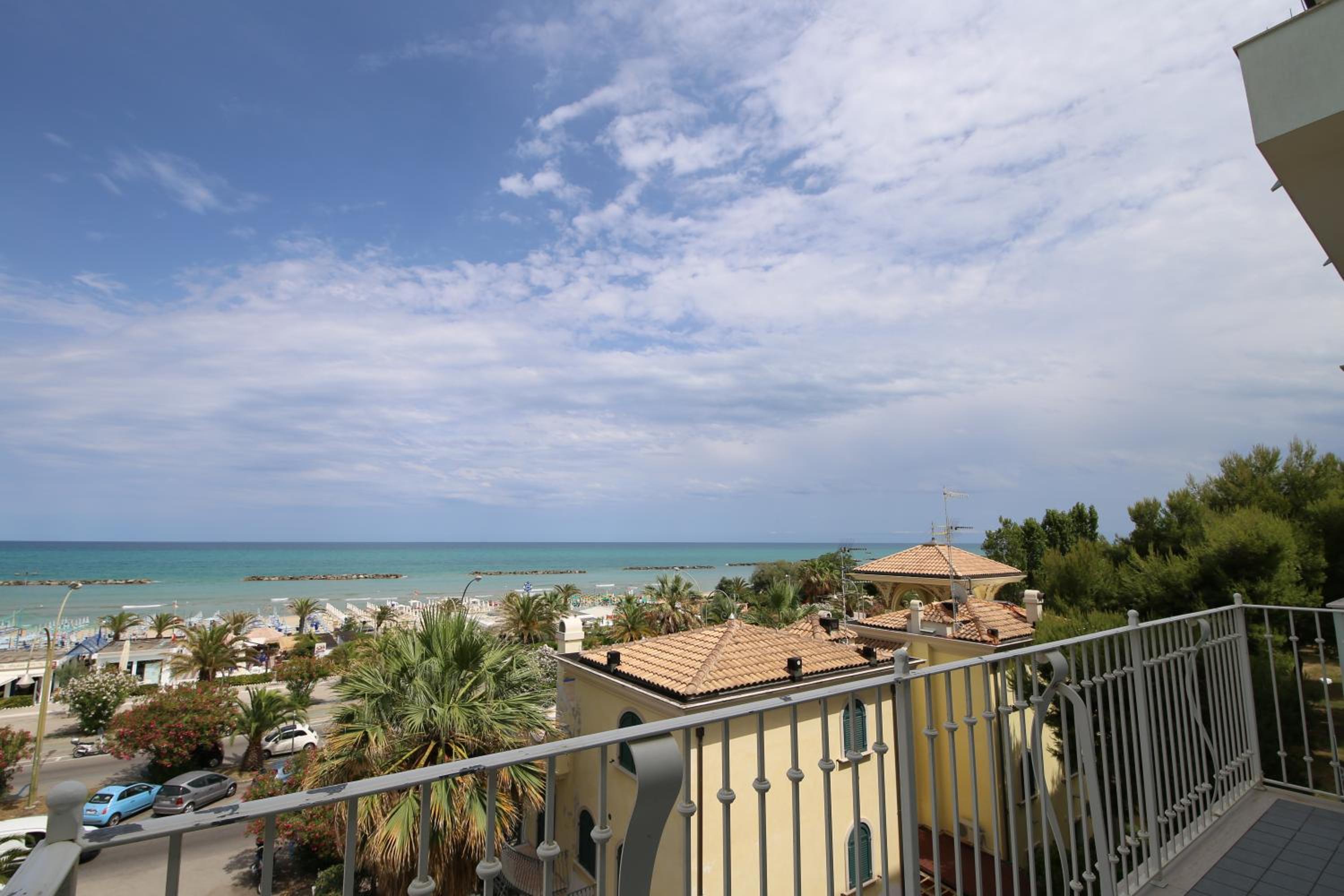 Appartamenti Solemare view 3