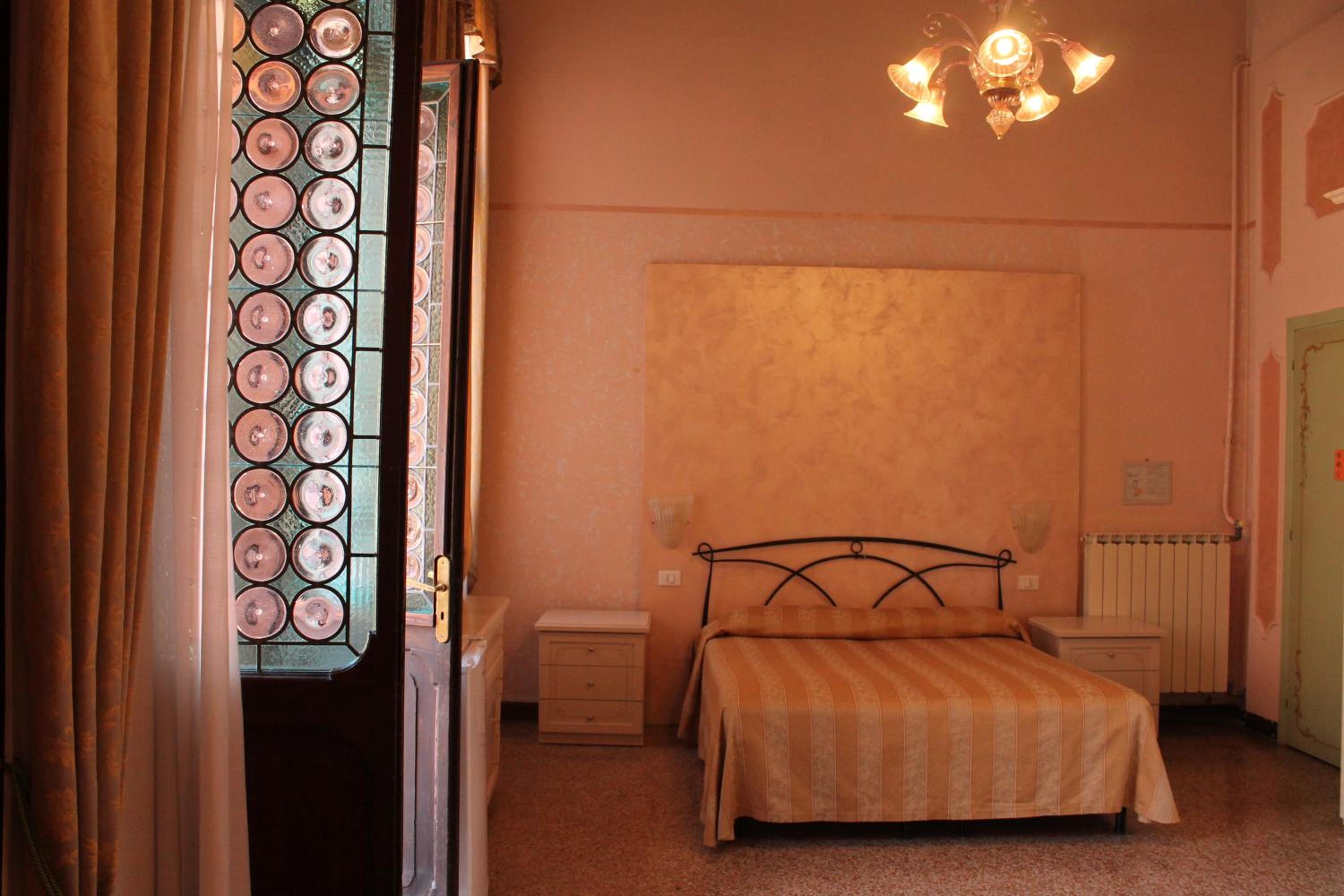 Palazzo Lion Morosini - Check in presso Locanda Ai Santi Apostoli