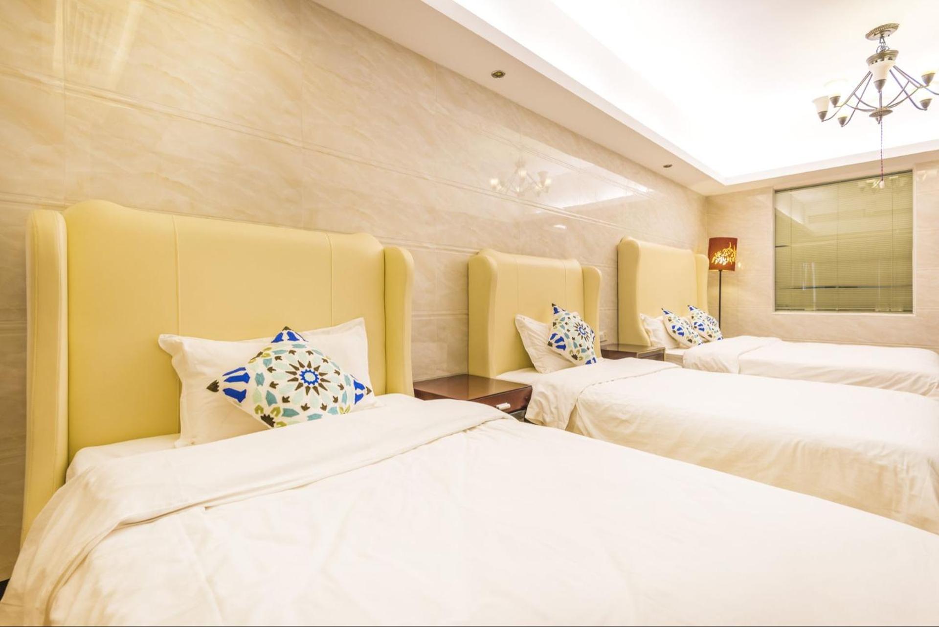 Grand Continental Apartment