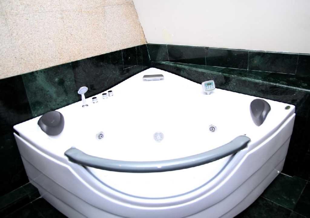 Jacuzzi