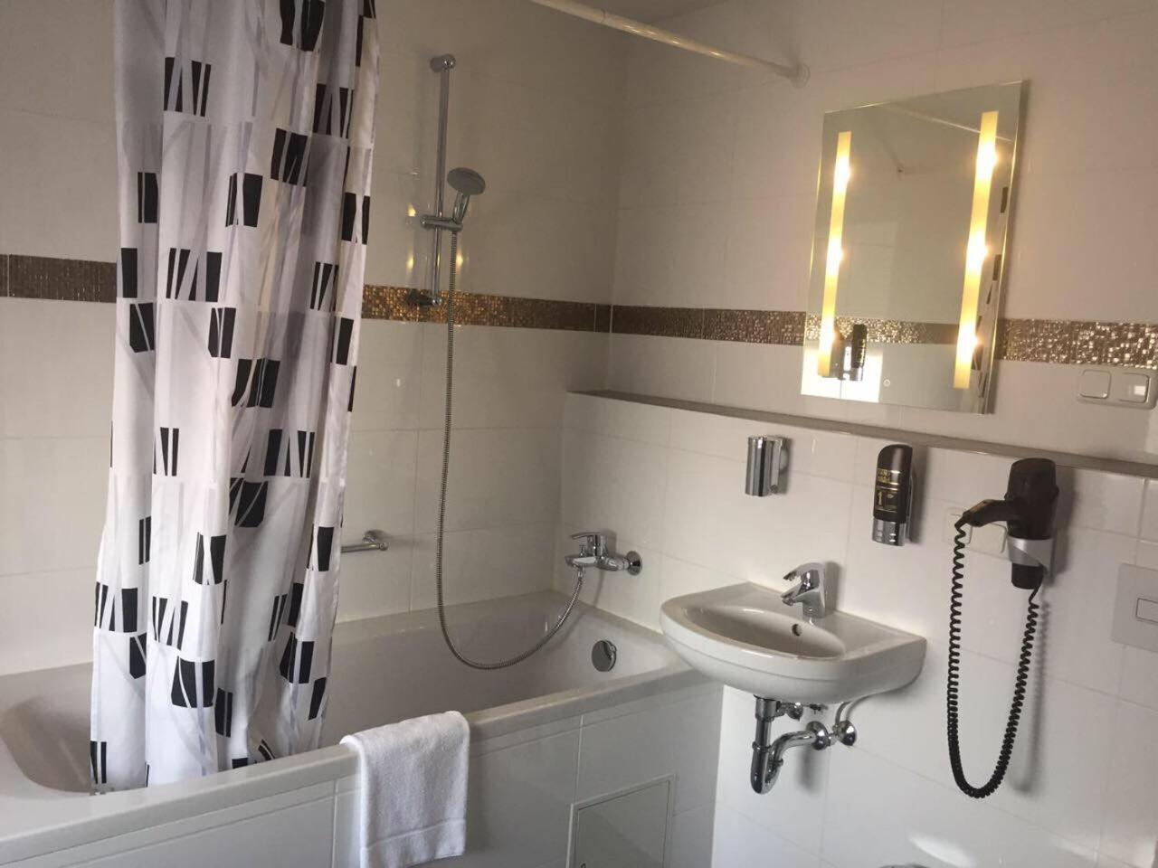 Offenbach Vacations - Hotel Monte Cristo - Property Image 14