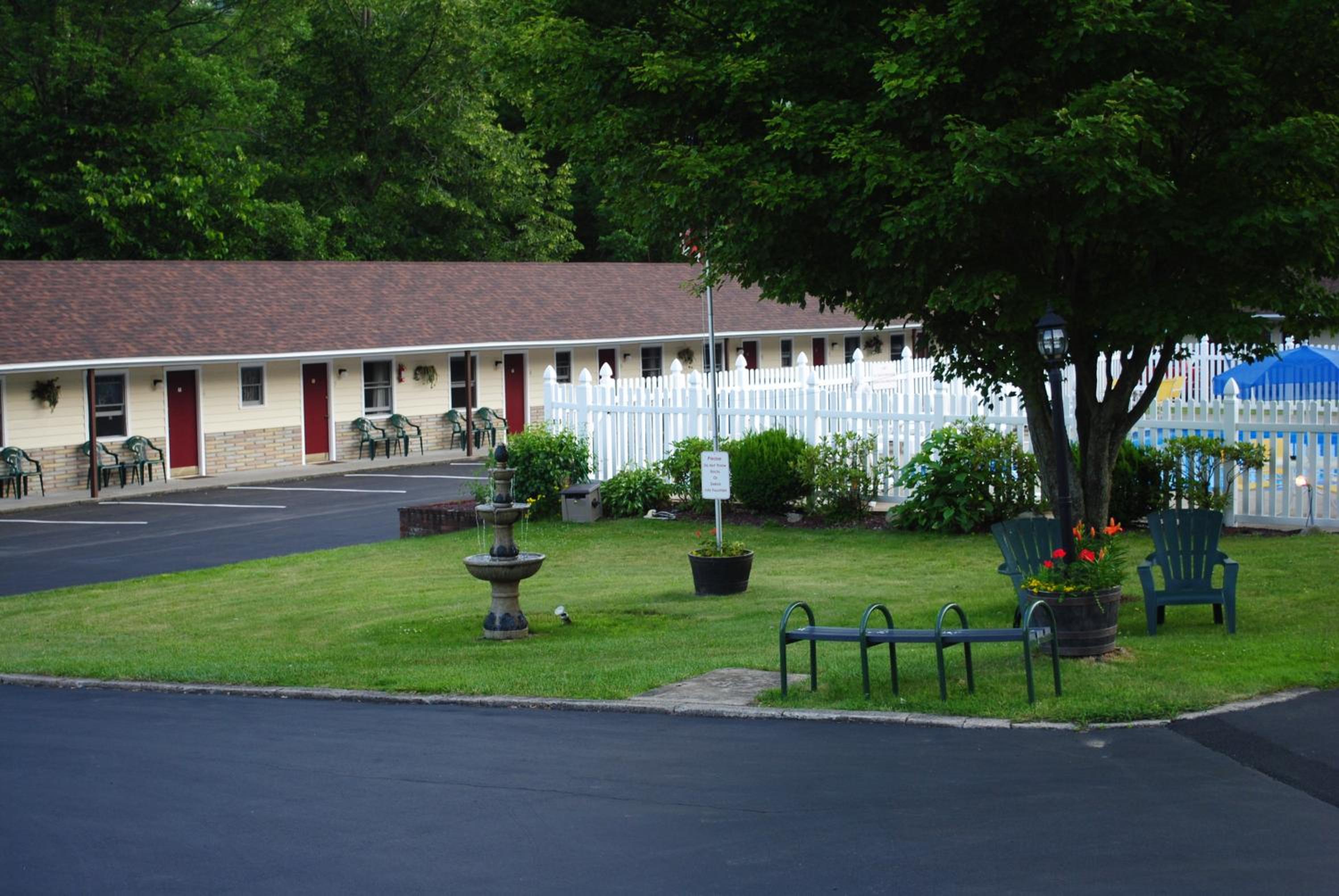 Fran Cove Motel