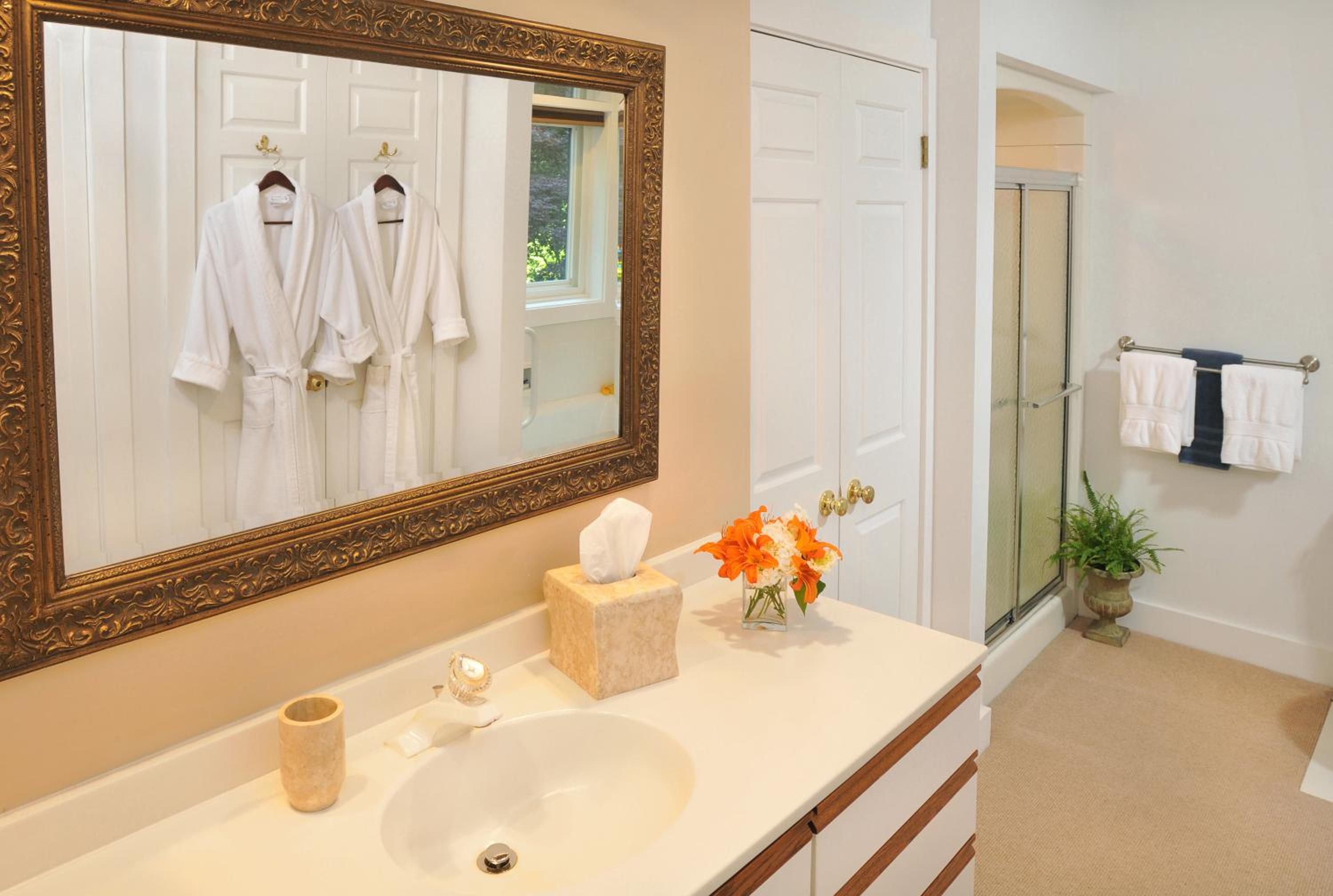 1795 Acorn Inn Bed and Breakfast