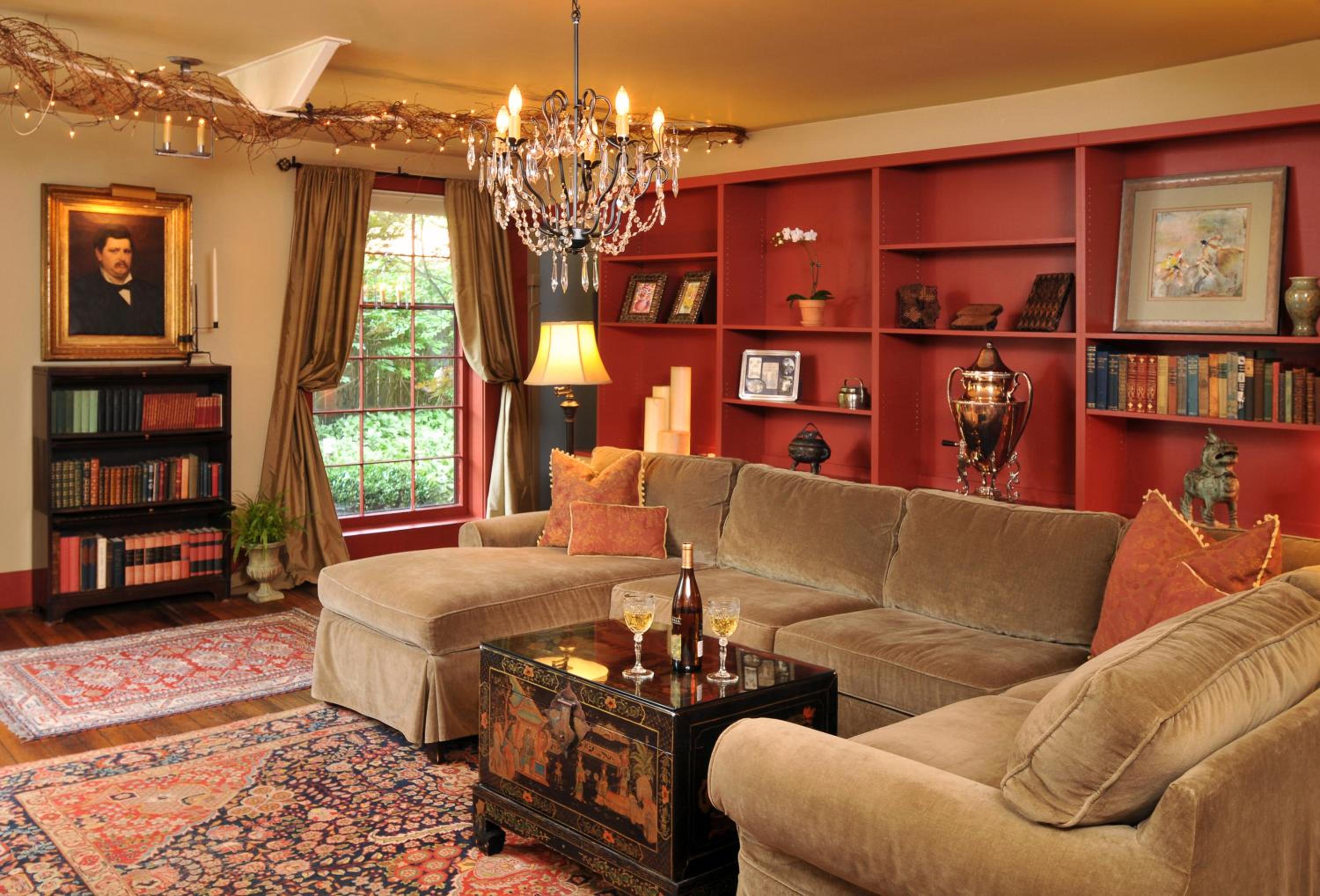 1795 Acorn Inn Bed and Breakfast
