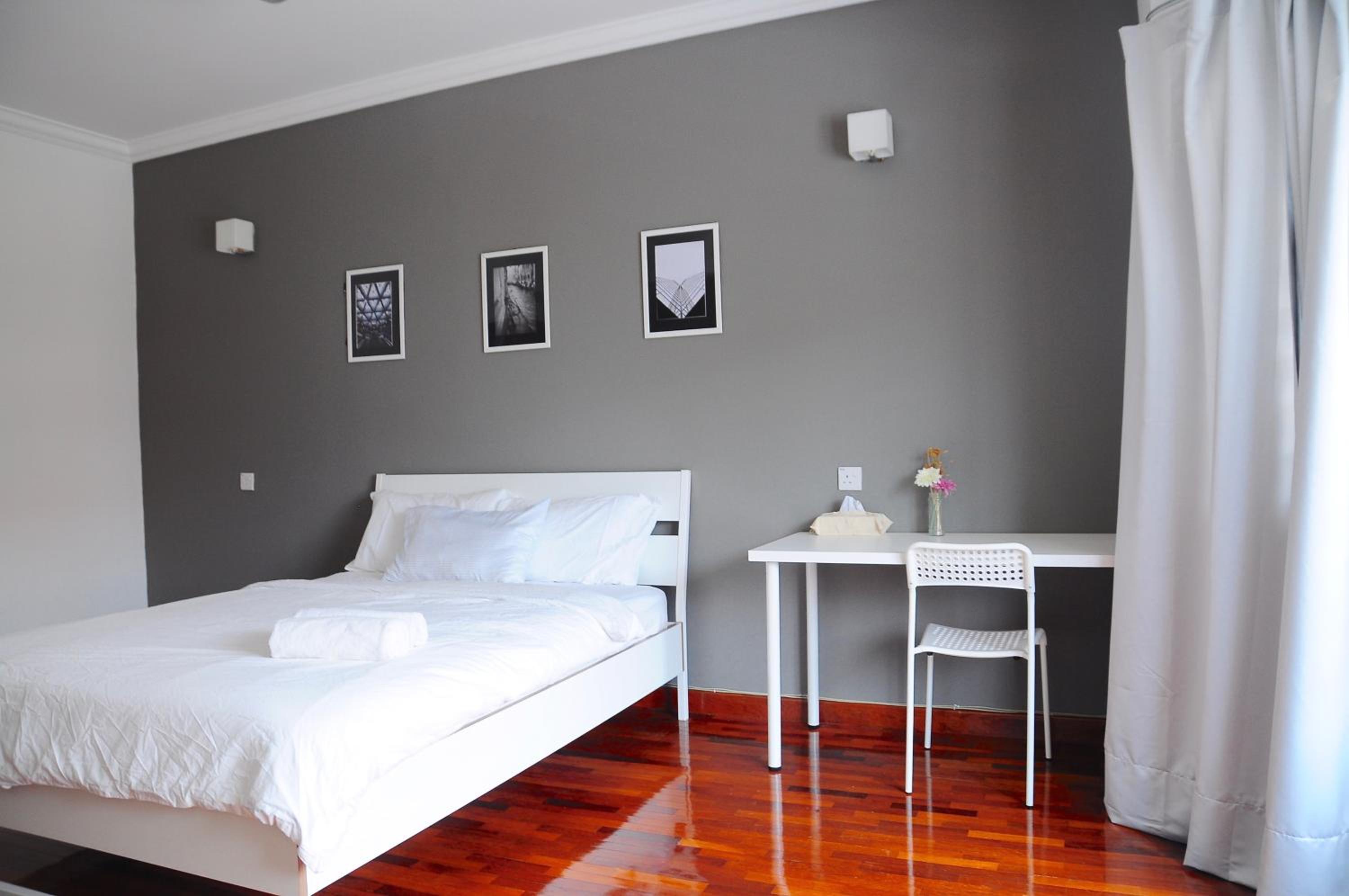 GRAYHAUS Guest House