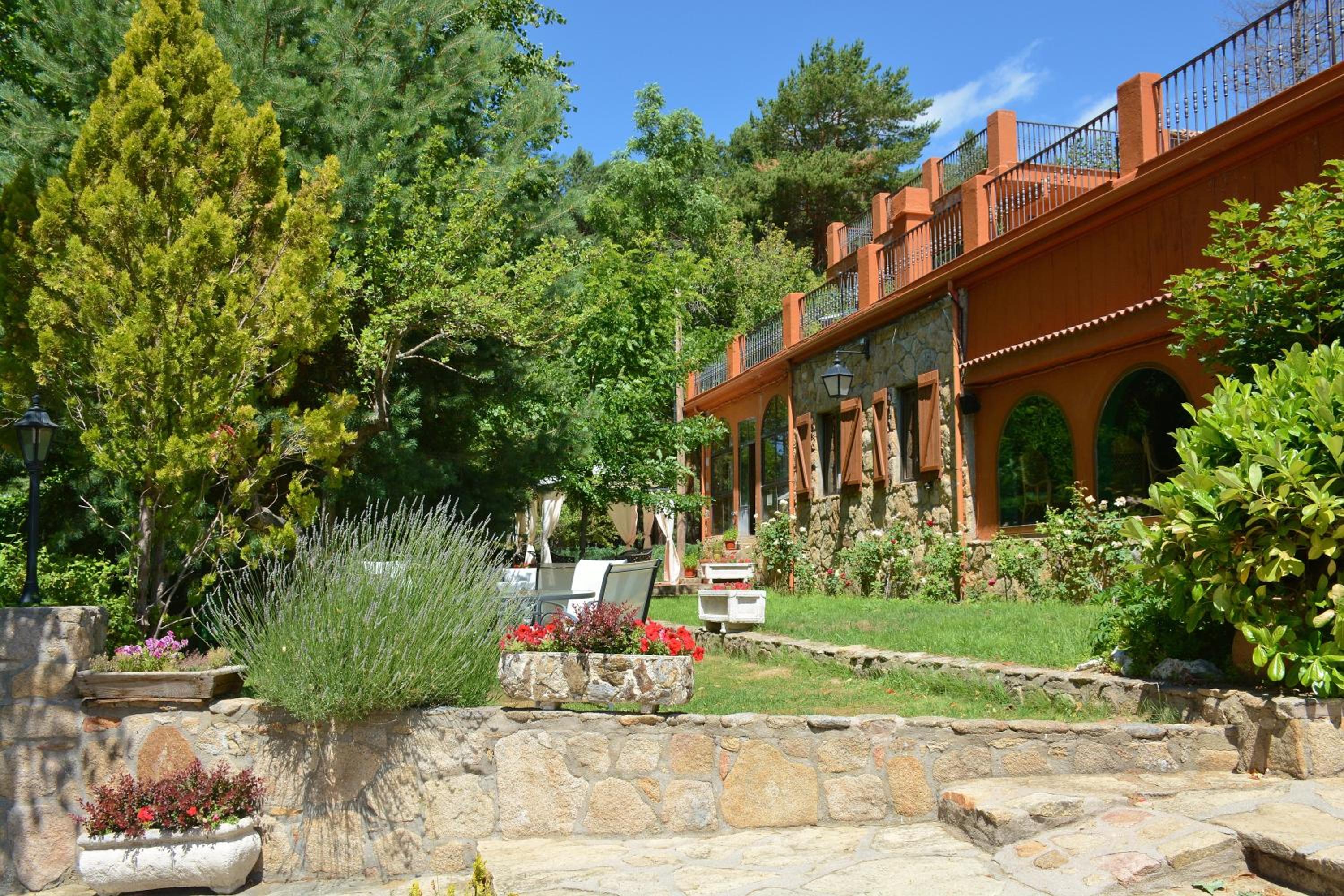 Hospedium Hostal Almanzor