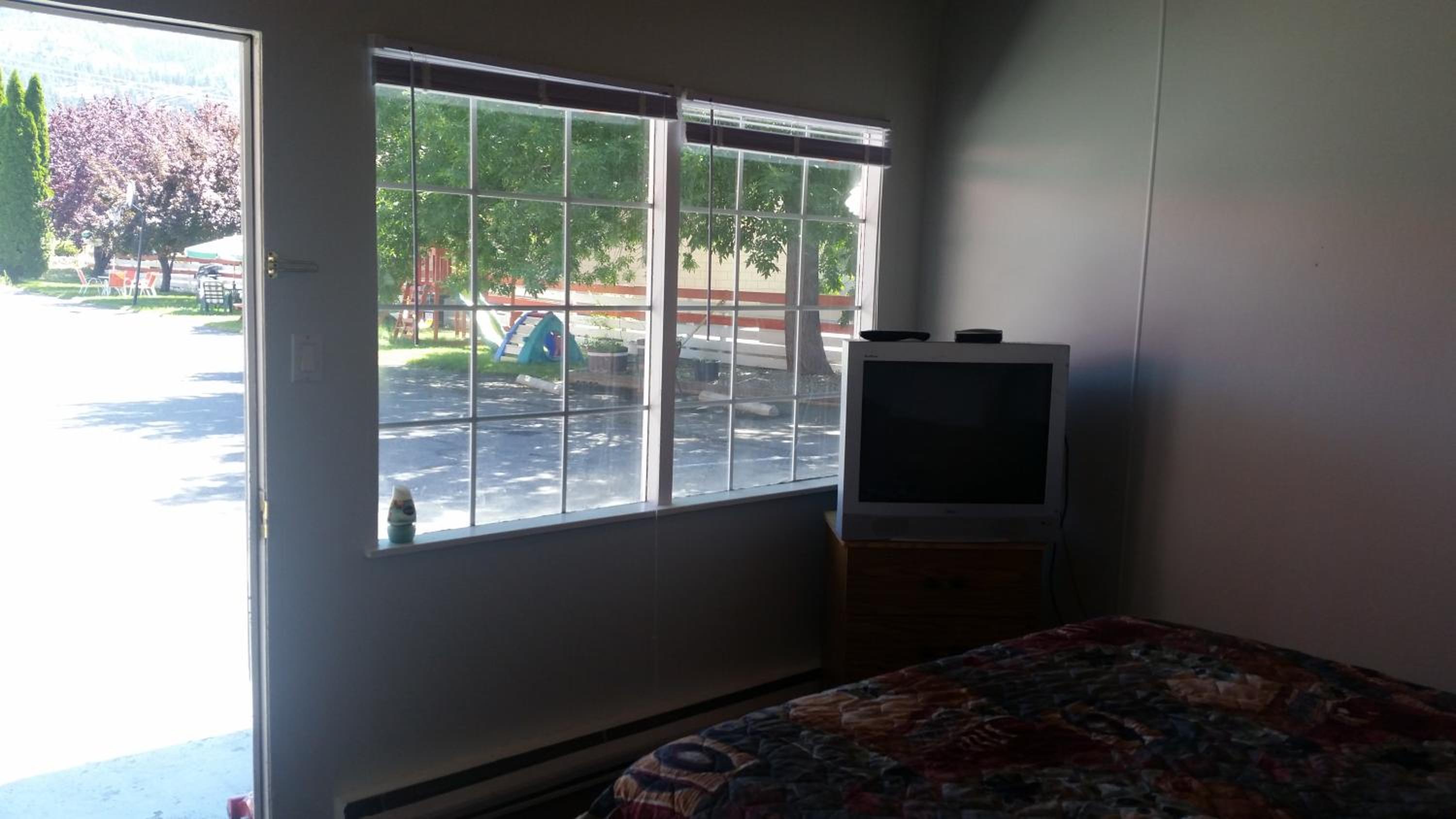 Holiday House Motel - Image 2