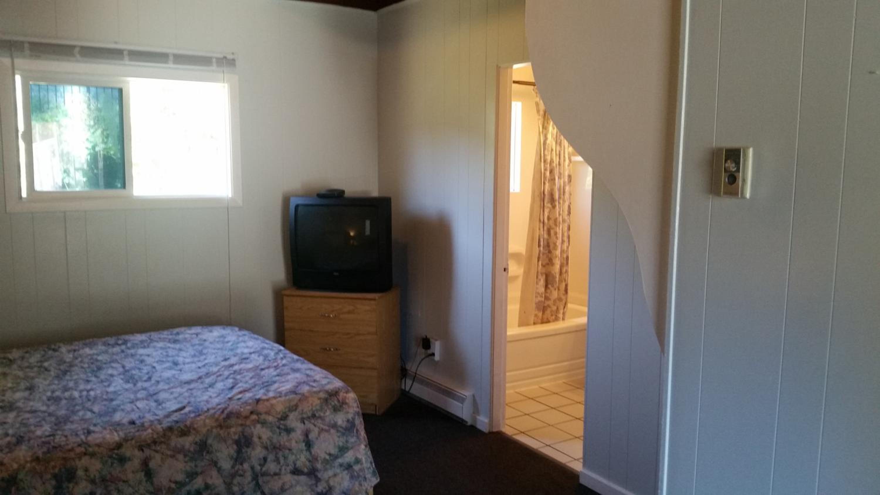 Holiday House Motel