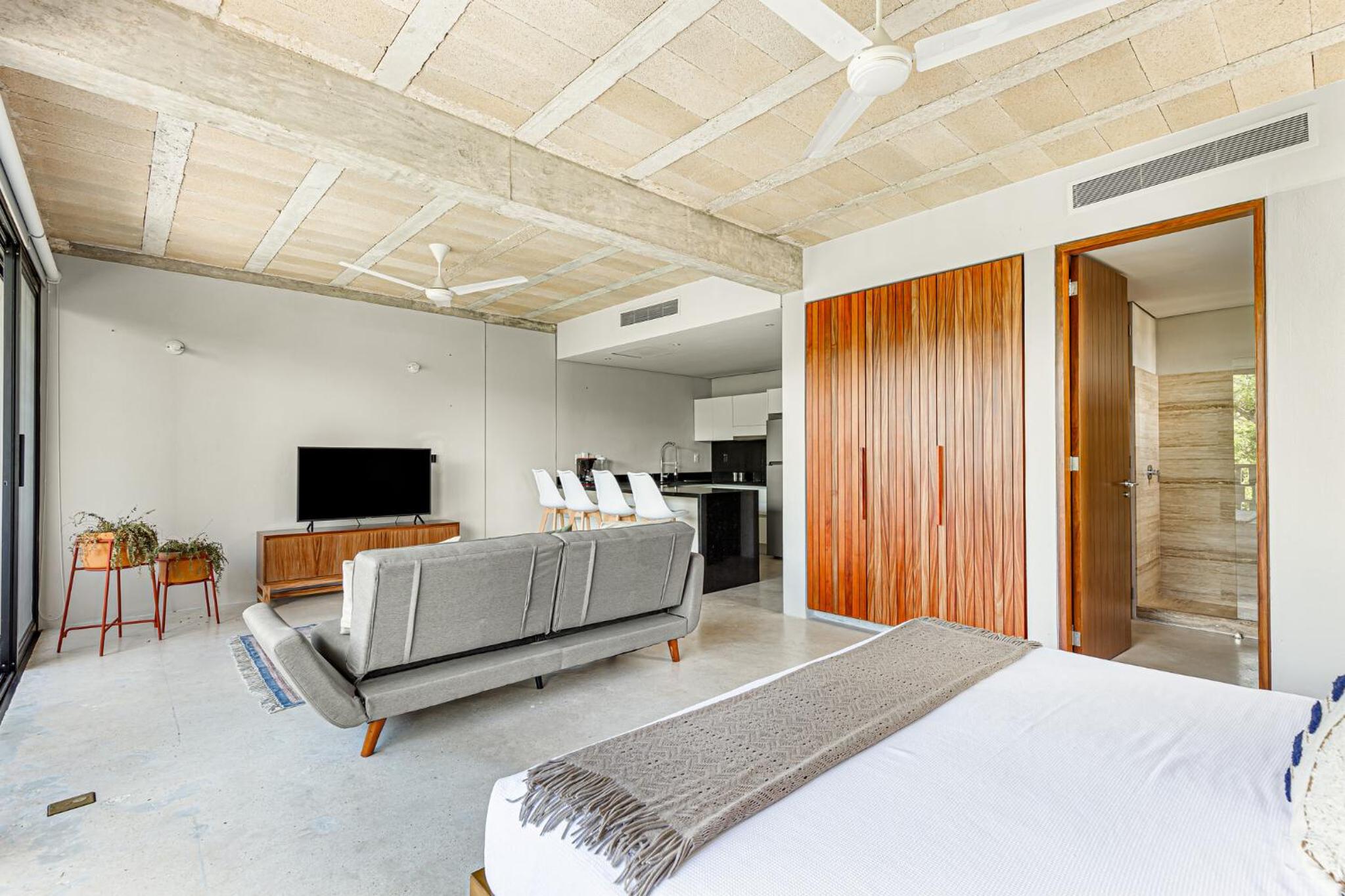 Sophisticated - Large Loft With Pool