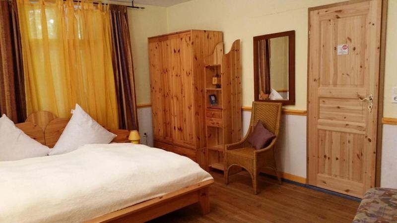 Forest-Lodge