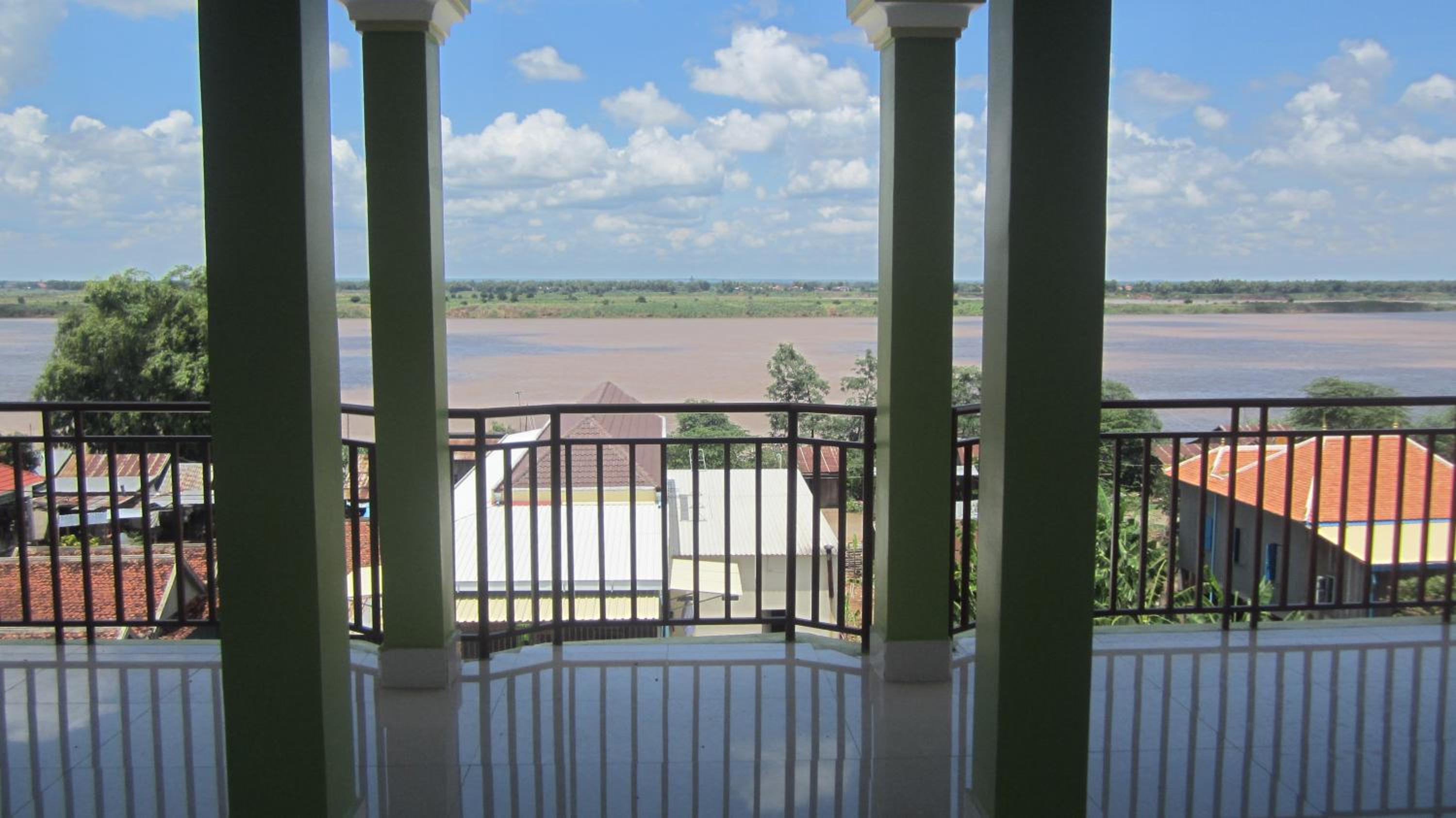 Phalla Riverside
