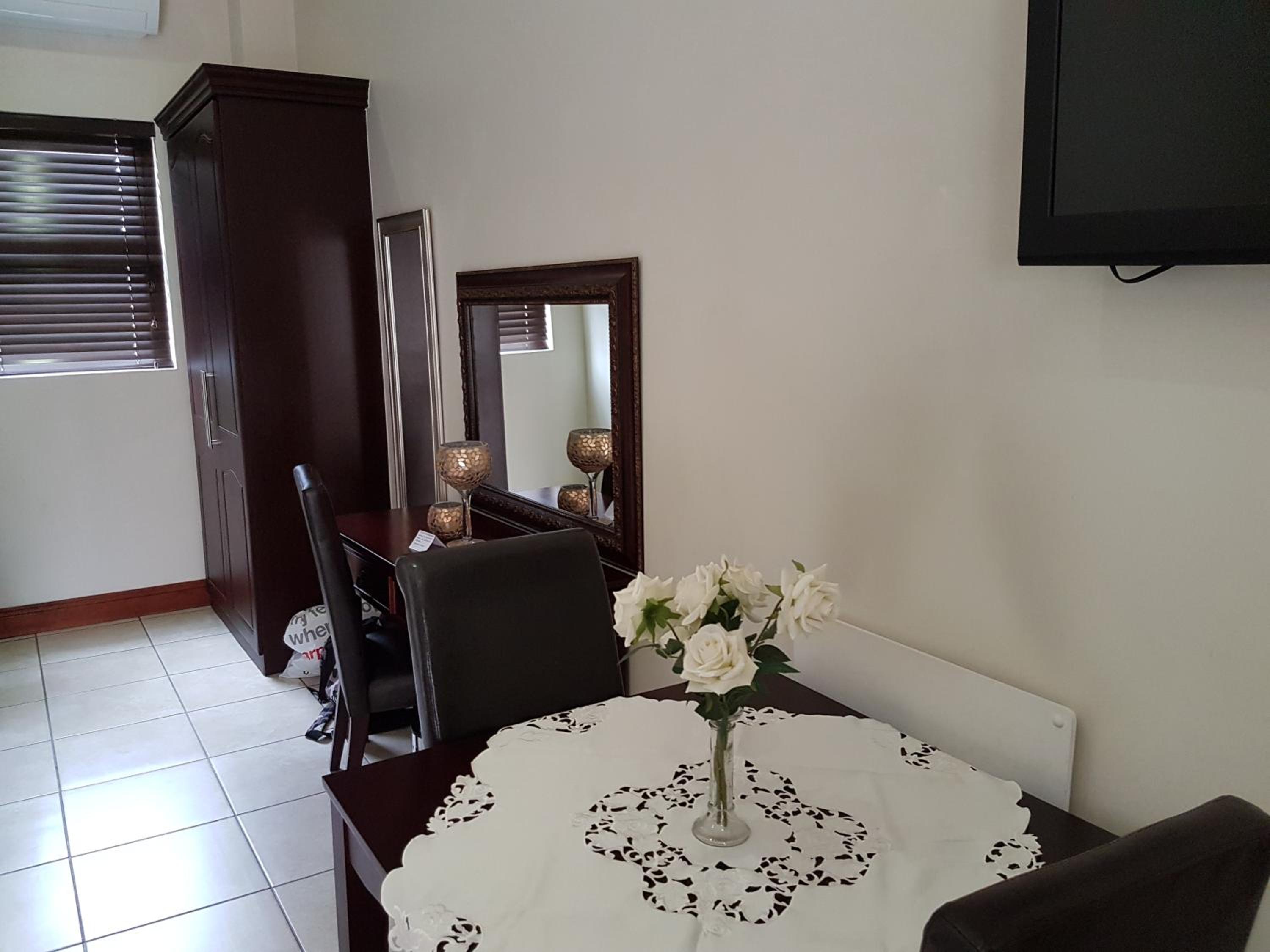 Casa Flora Guesthouse
