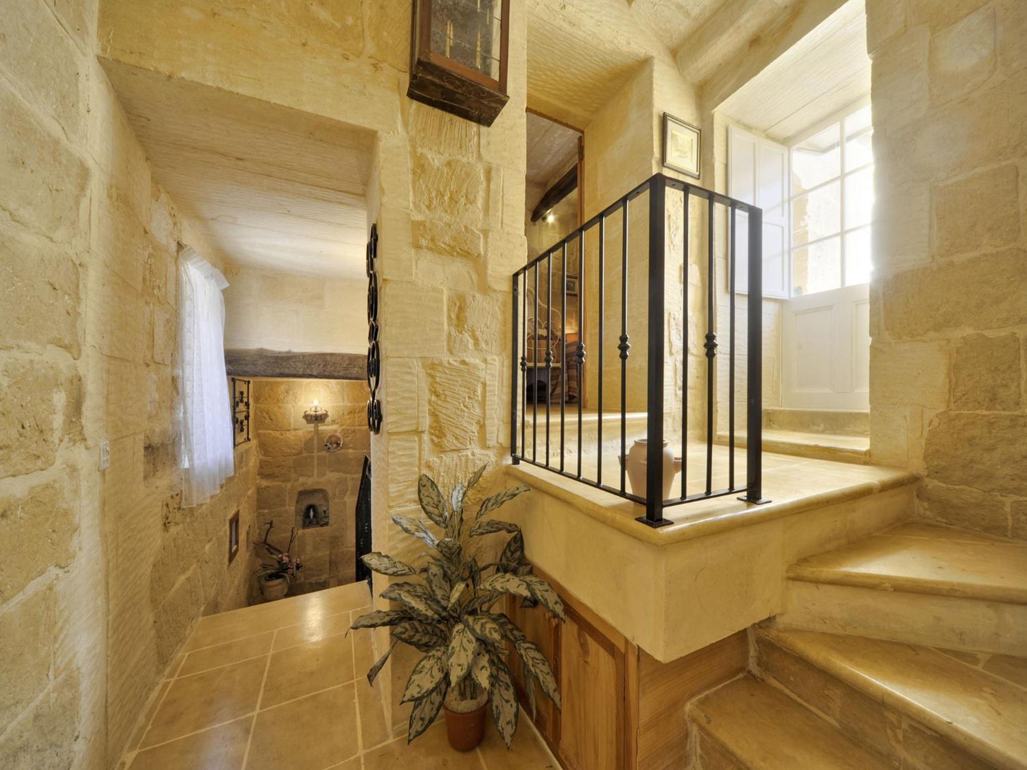 Photo 42