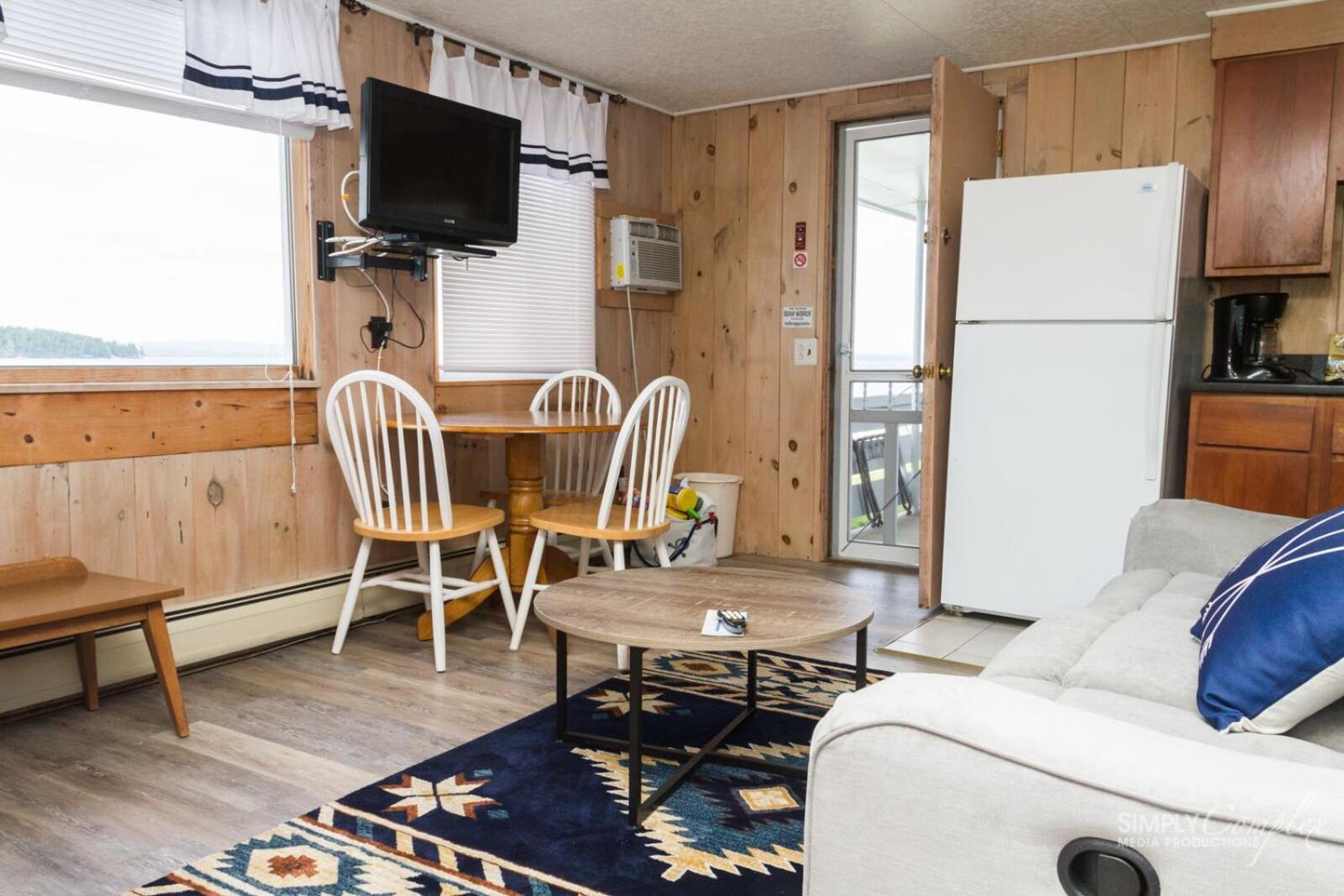 Belknap Point Inn
