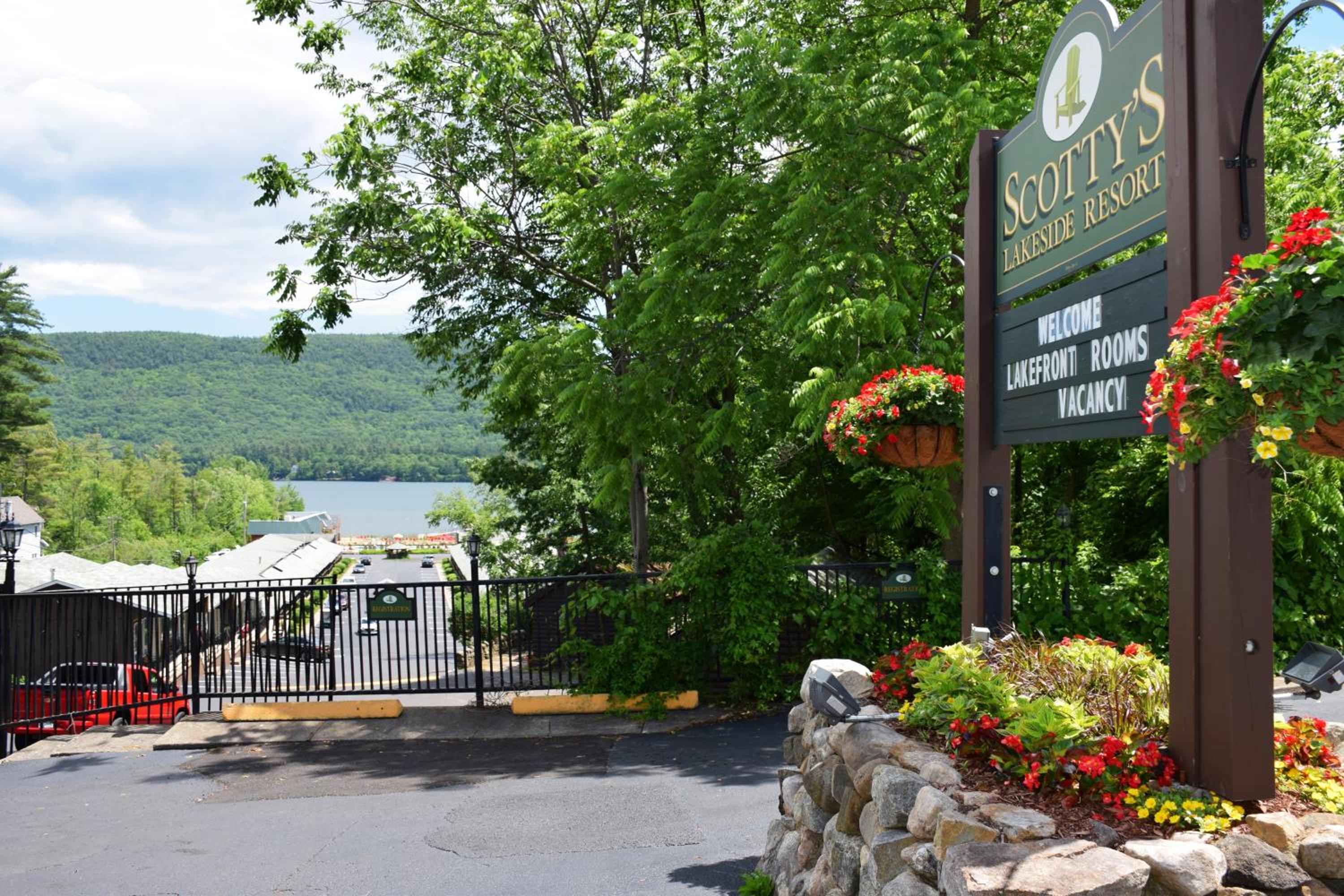 Scotty's Lakeside Resort