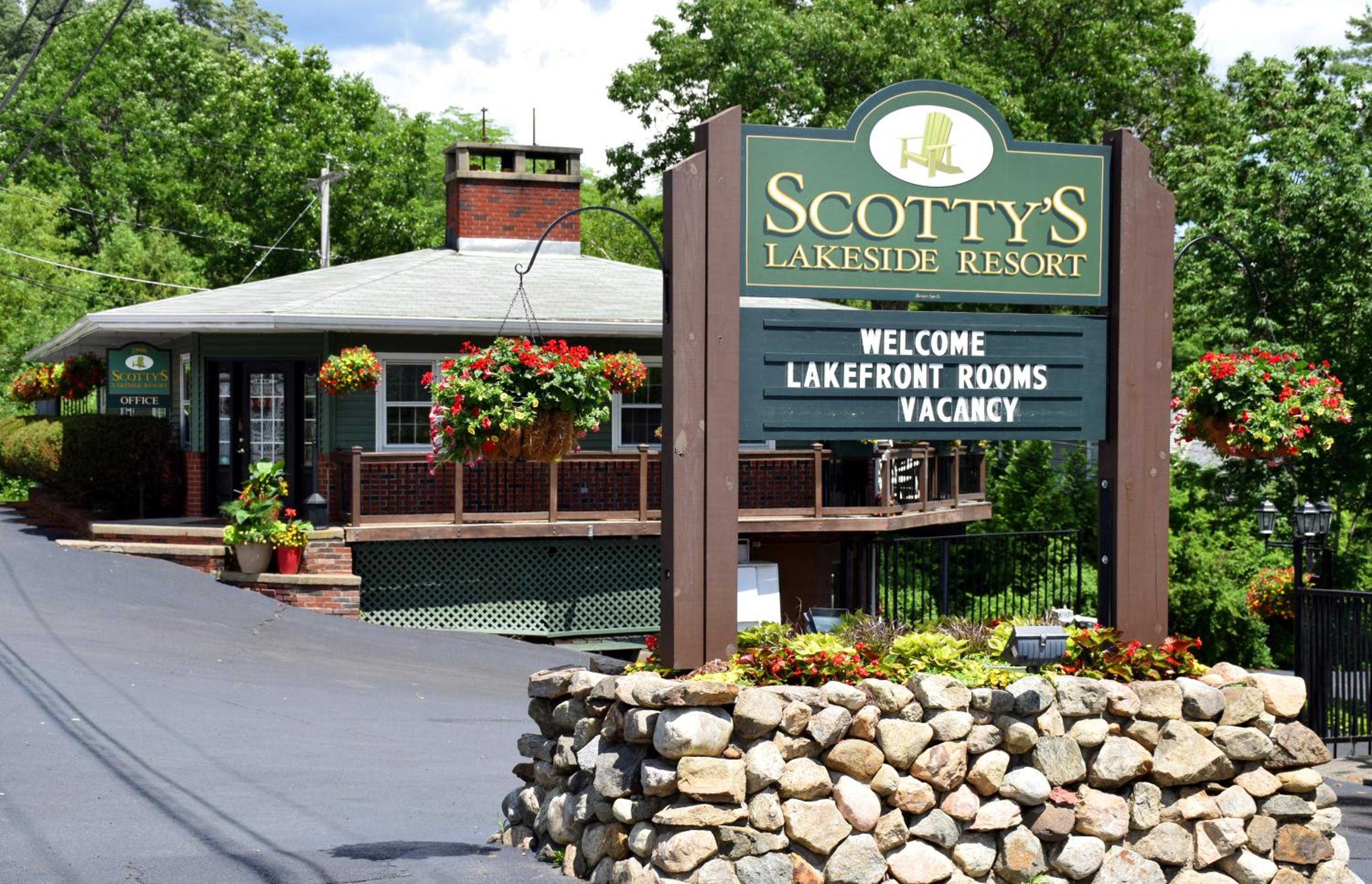 Hotel Scotty's Lakeside Resort - Image 1