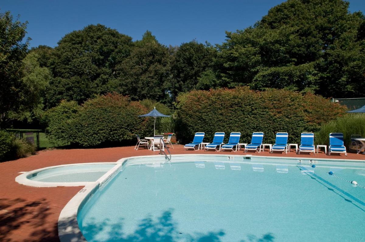 East Hampton House Resort 9