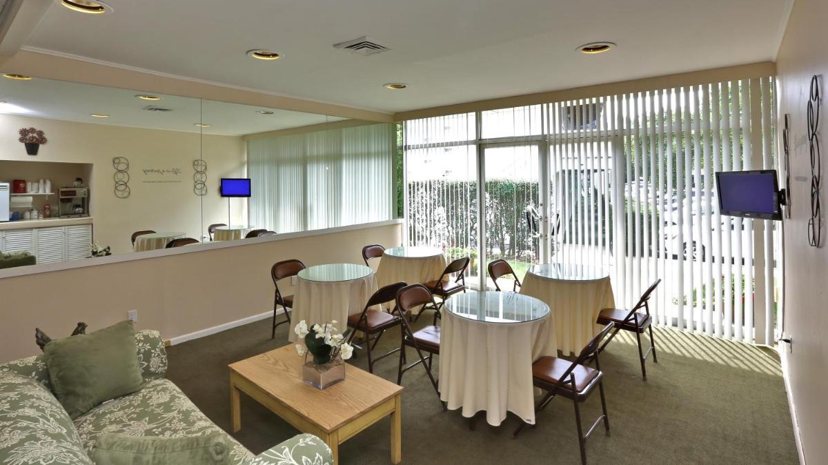 East Hampton House Resort 41