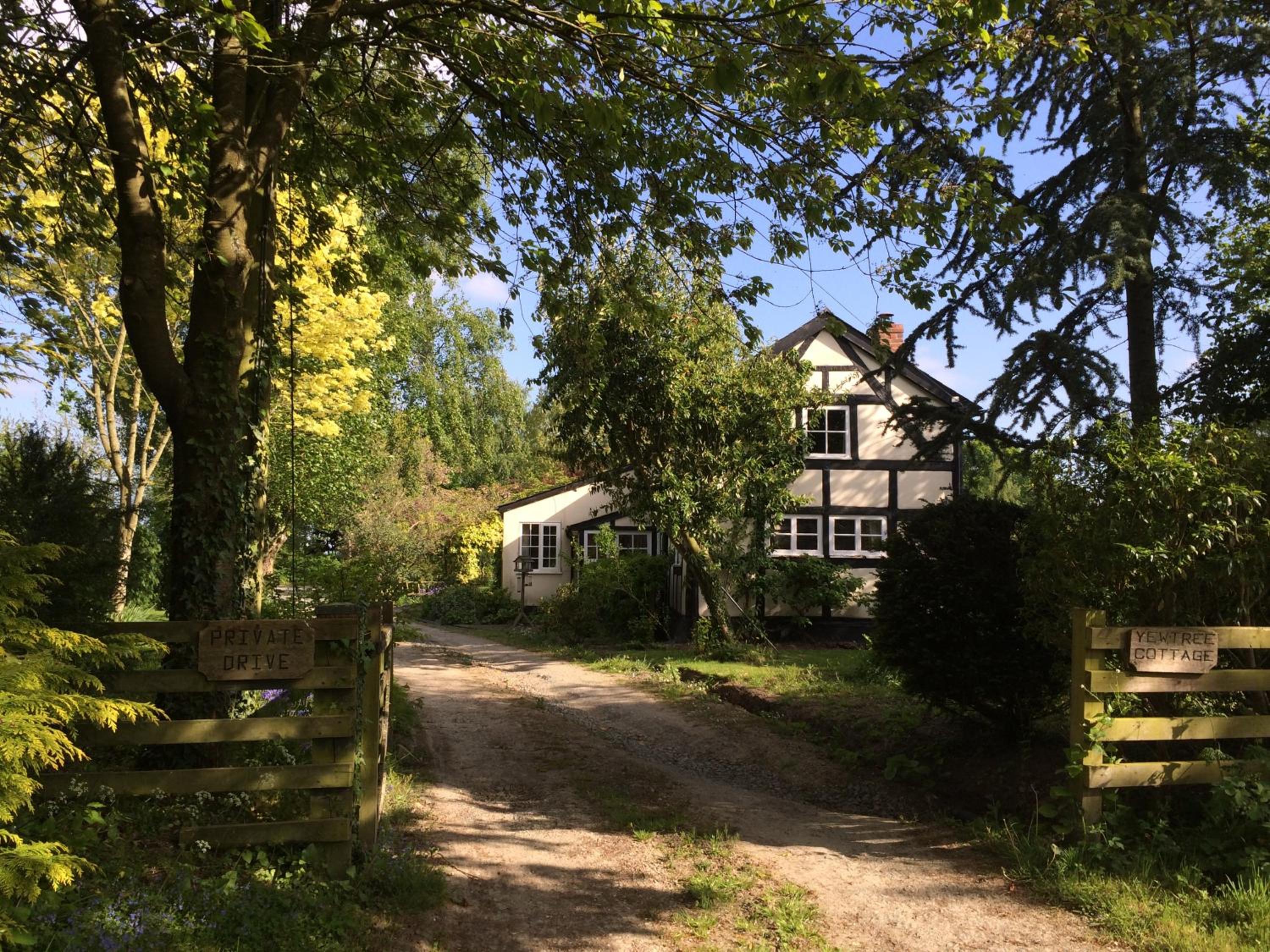 Yew Tree Cottage view 4