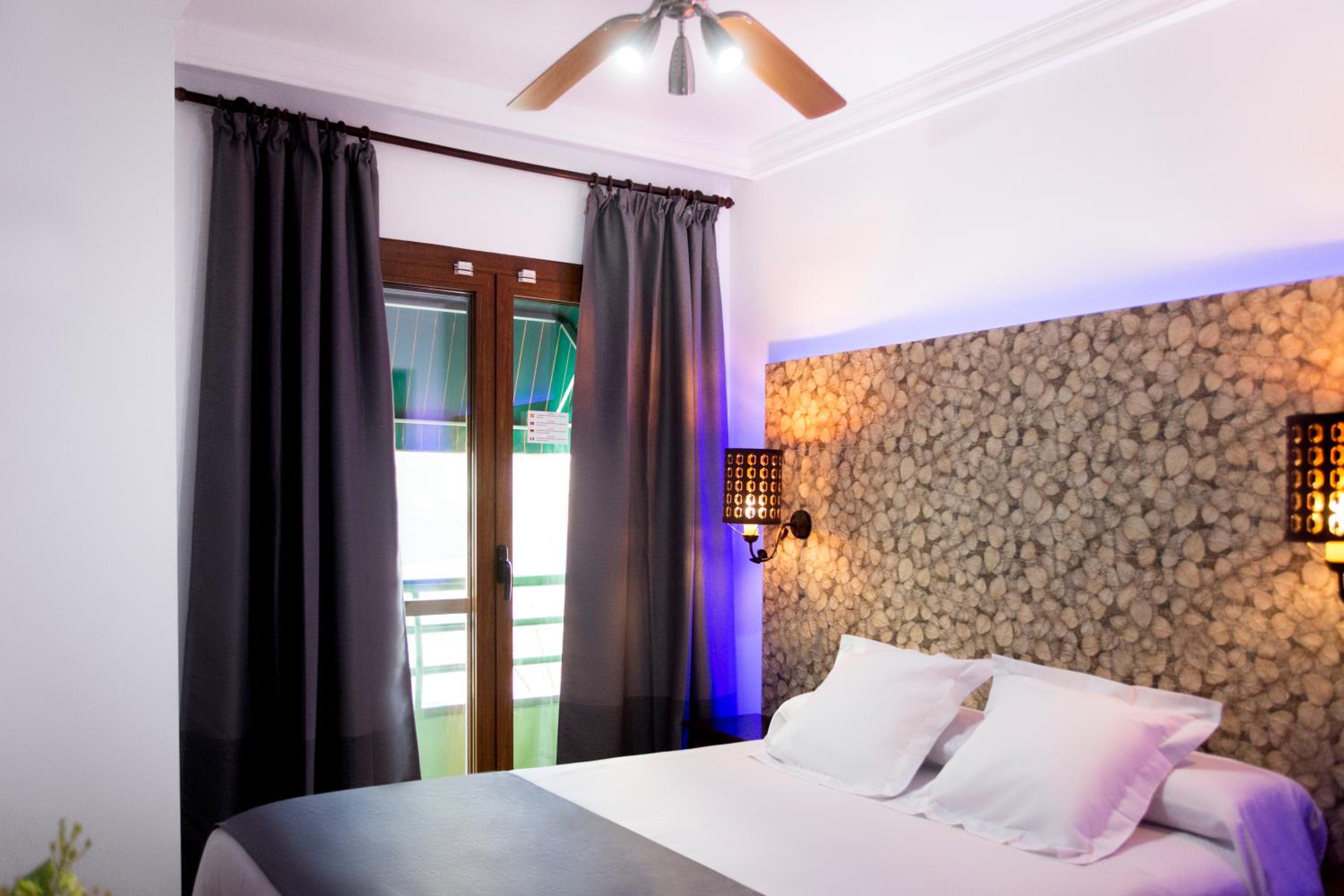 Hostal Alhambra - Adults Only