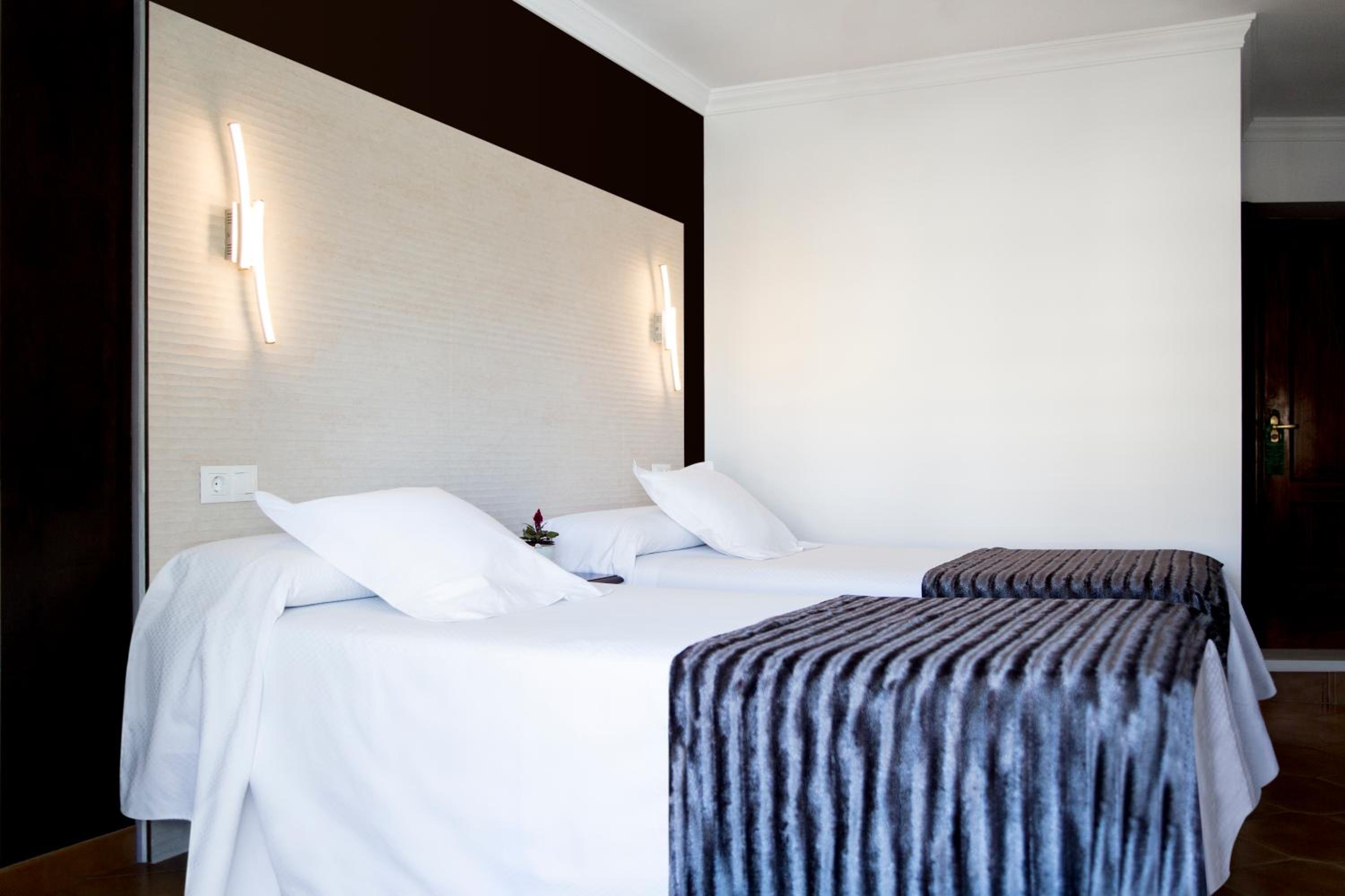Hostal Alhambra - Adults Only