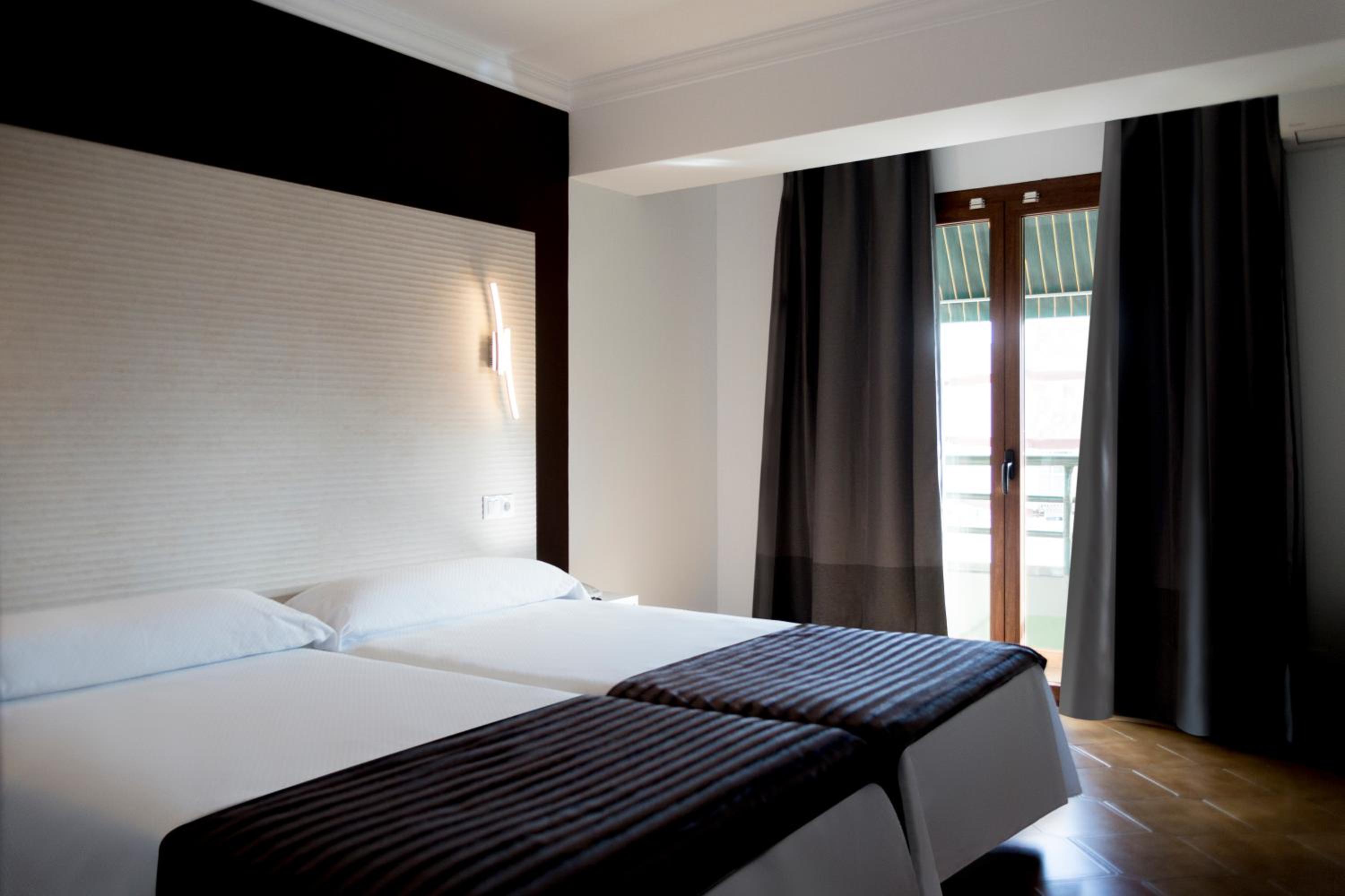 Hostal Alhambra - Adults Only