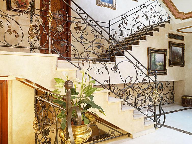 VILLA WITH PRIVATE POOL,NEAR THE BEACH , BBQ, WiFi
