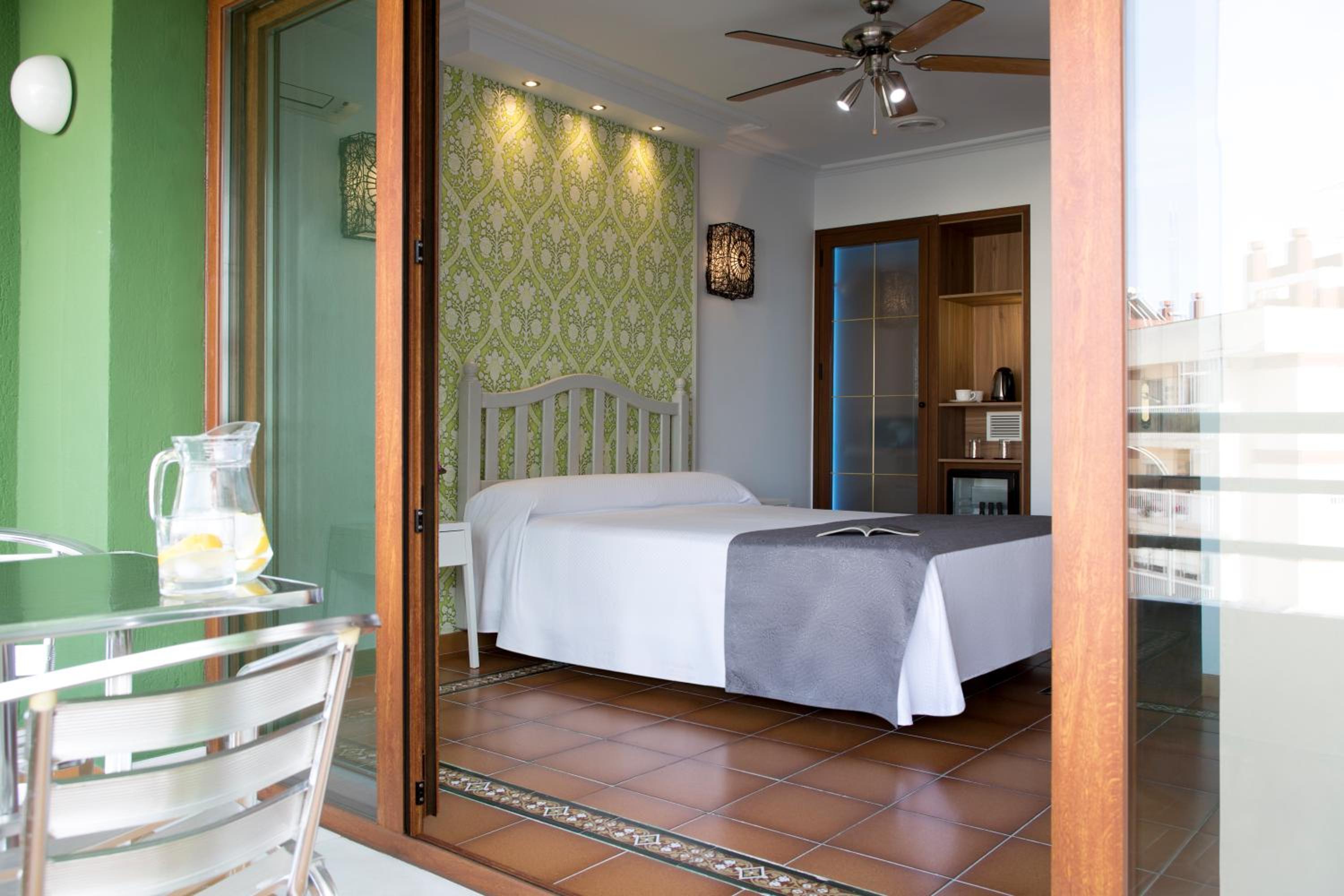 Hostal Alhambra - Adults Only