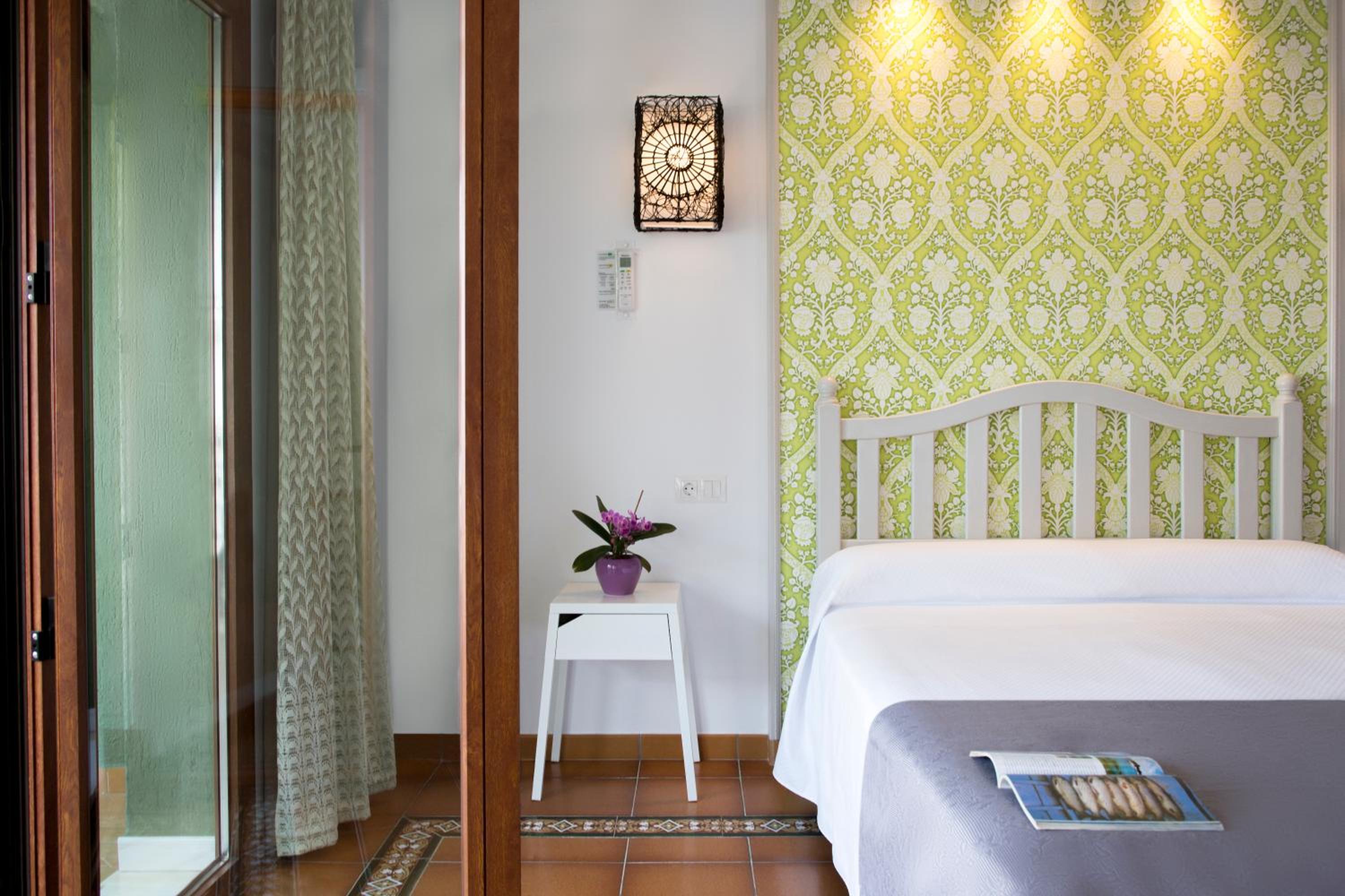 Hostal Alhambra - Adults Only