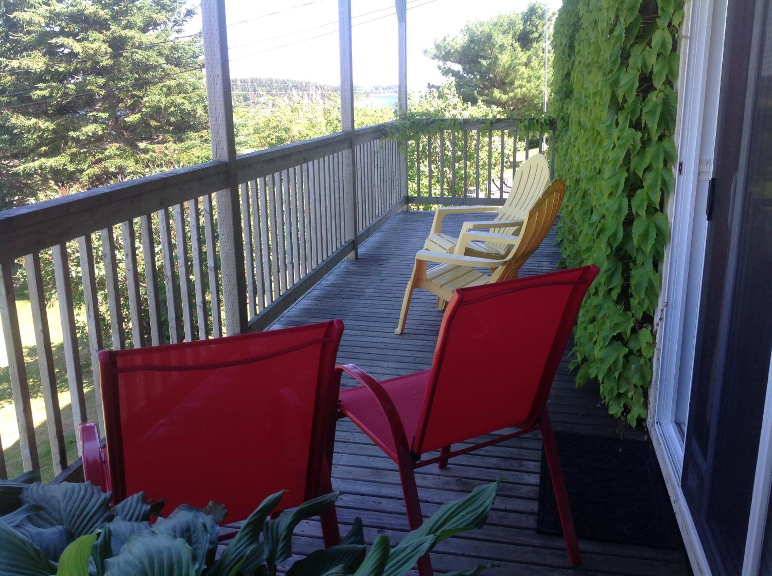 Bayview Pines Country Inn B&B