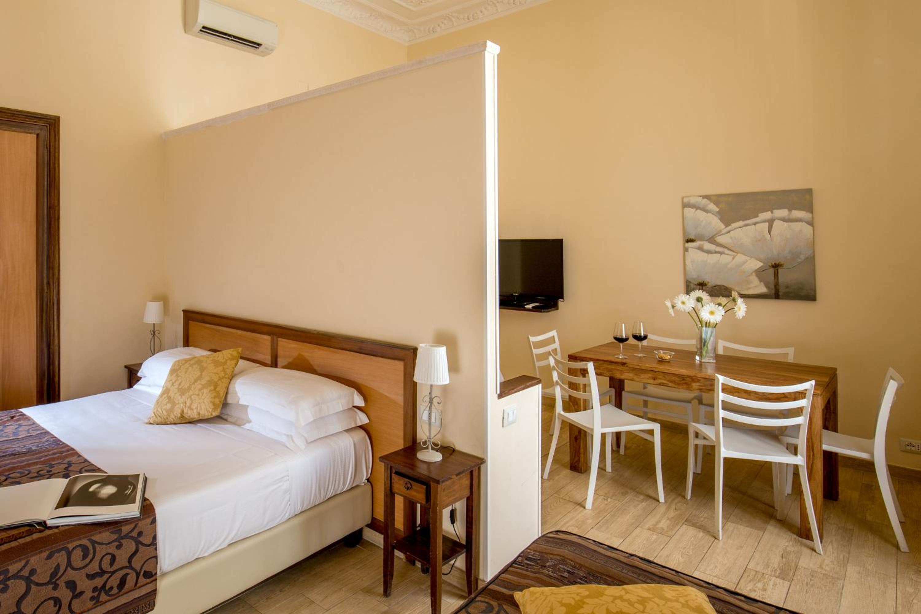 Aenea Inn