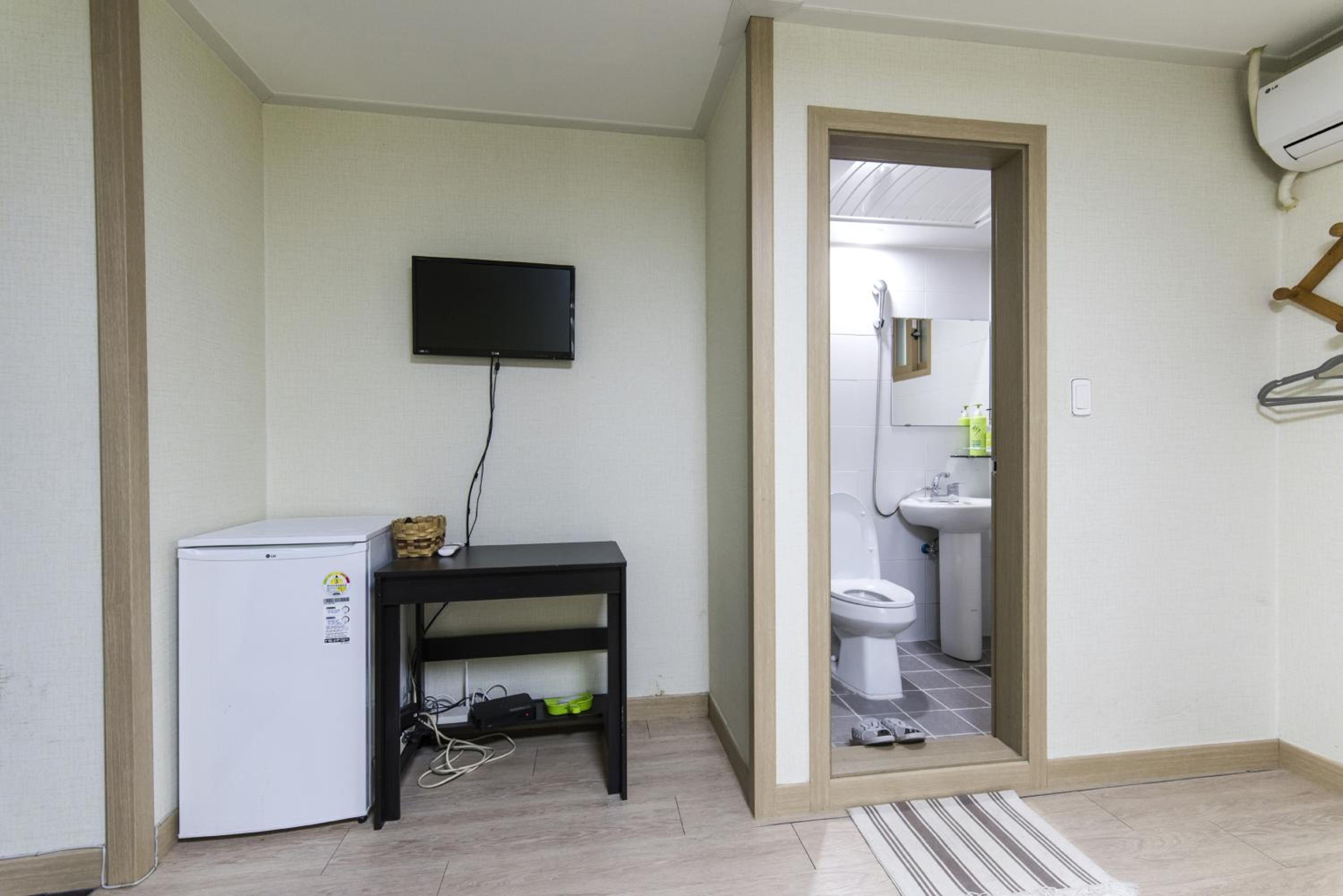 Twin Rabbit Guesthouse