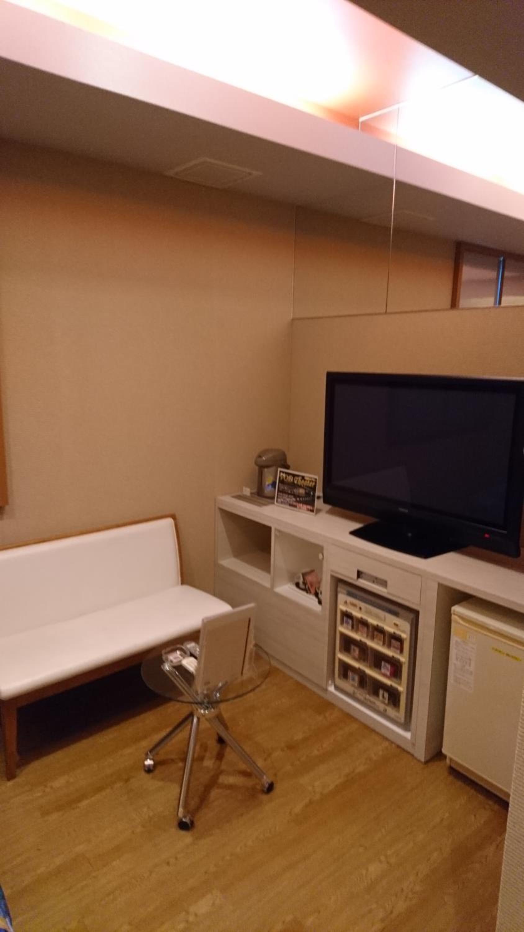 Hotel Eris Hakata (Love Hotel)