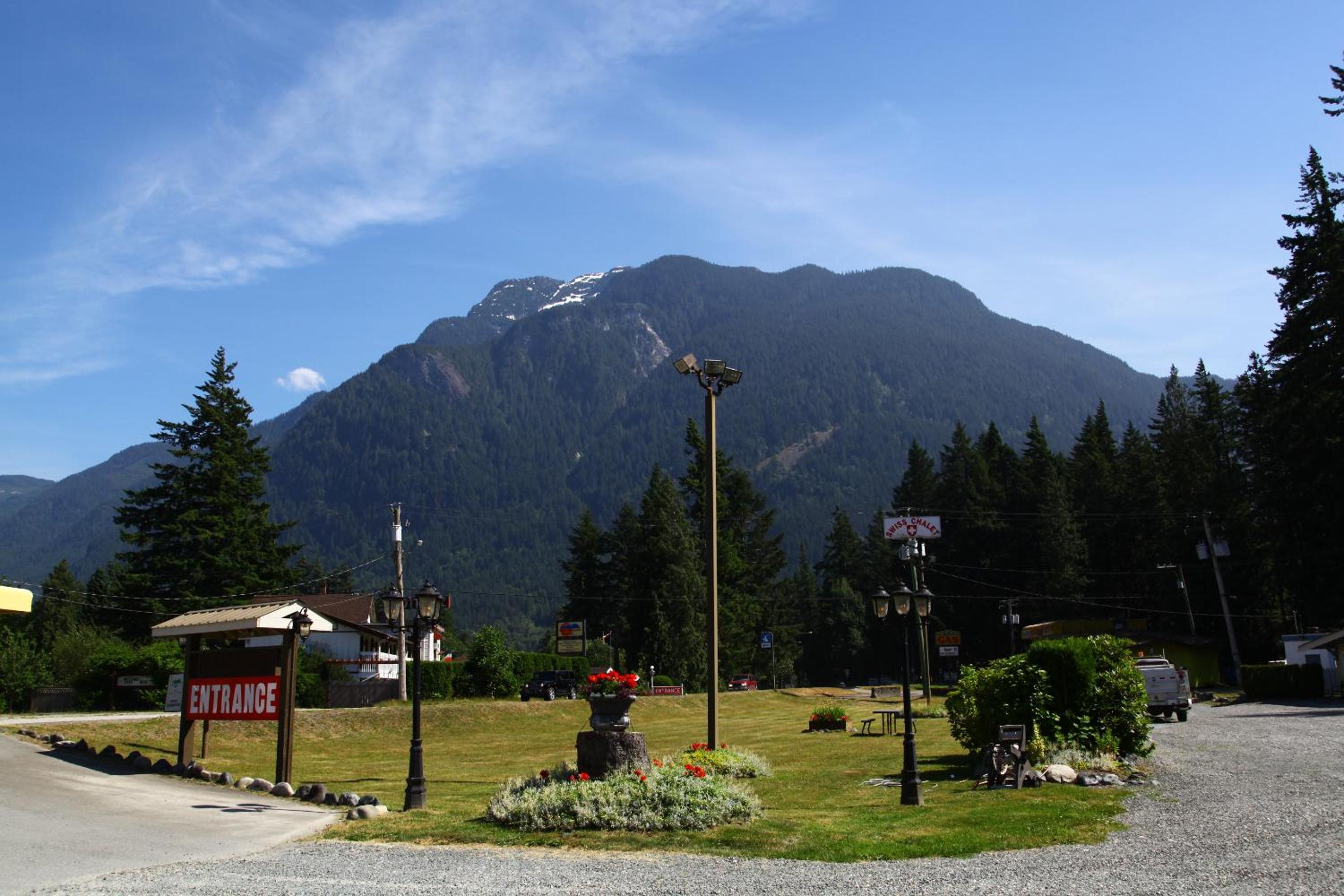 Richca Chalets Resort