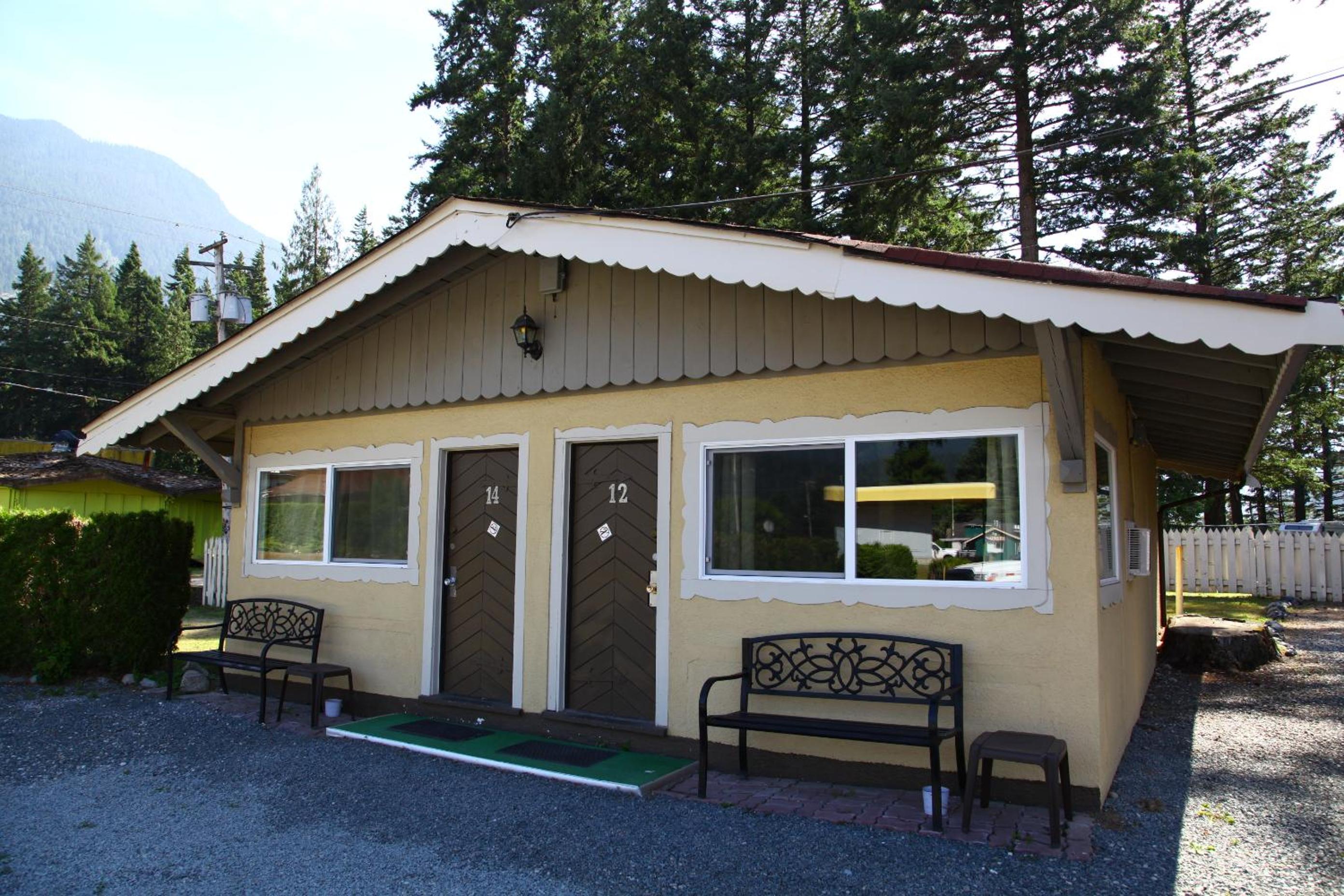 Richca Chalets Resort