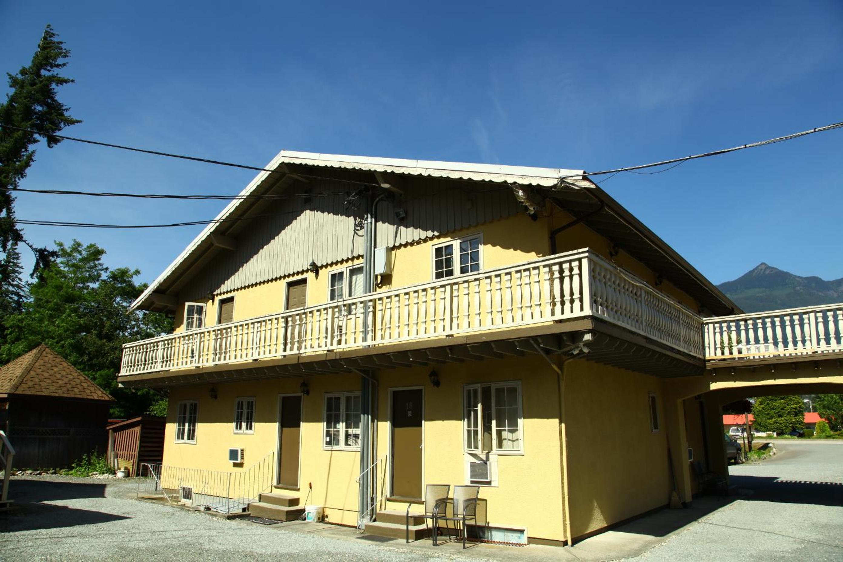 Richca Chalets Resort