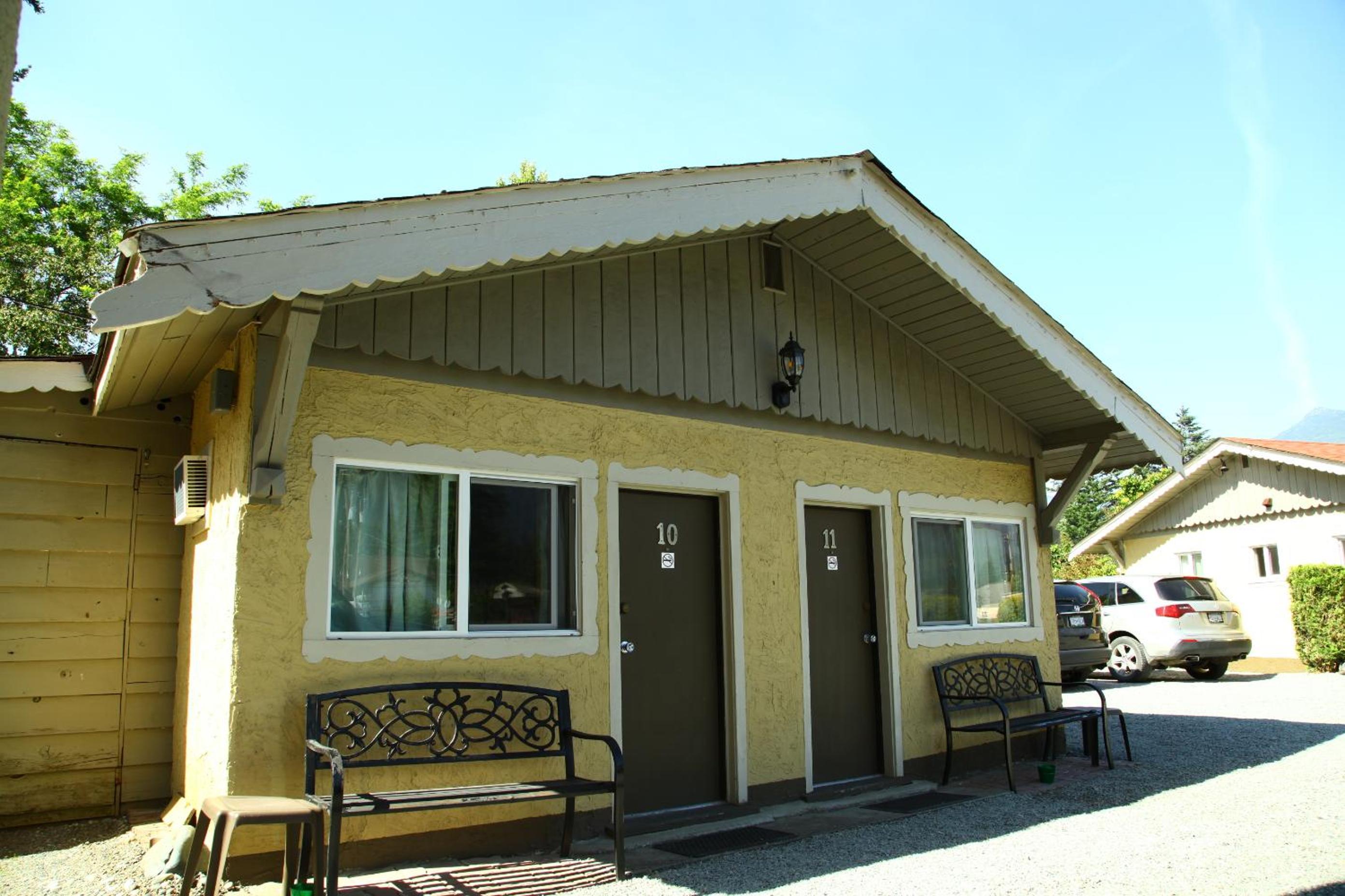 Richca Chalets Resort