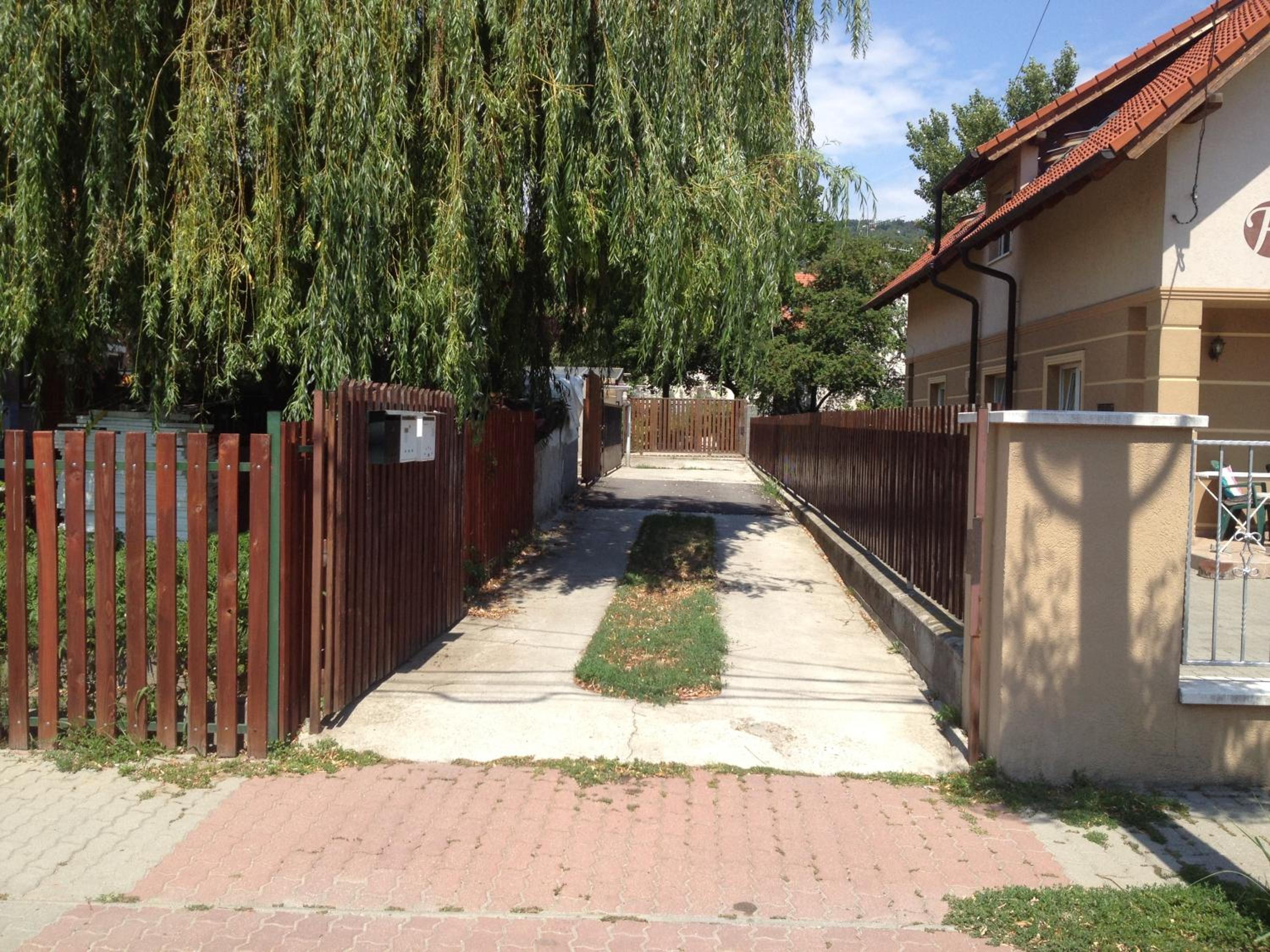 Photo 33