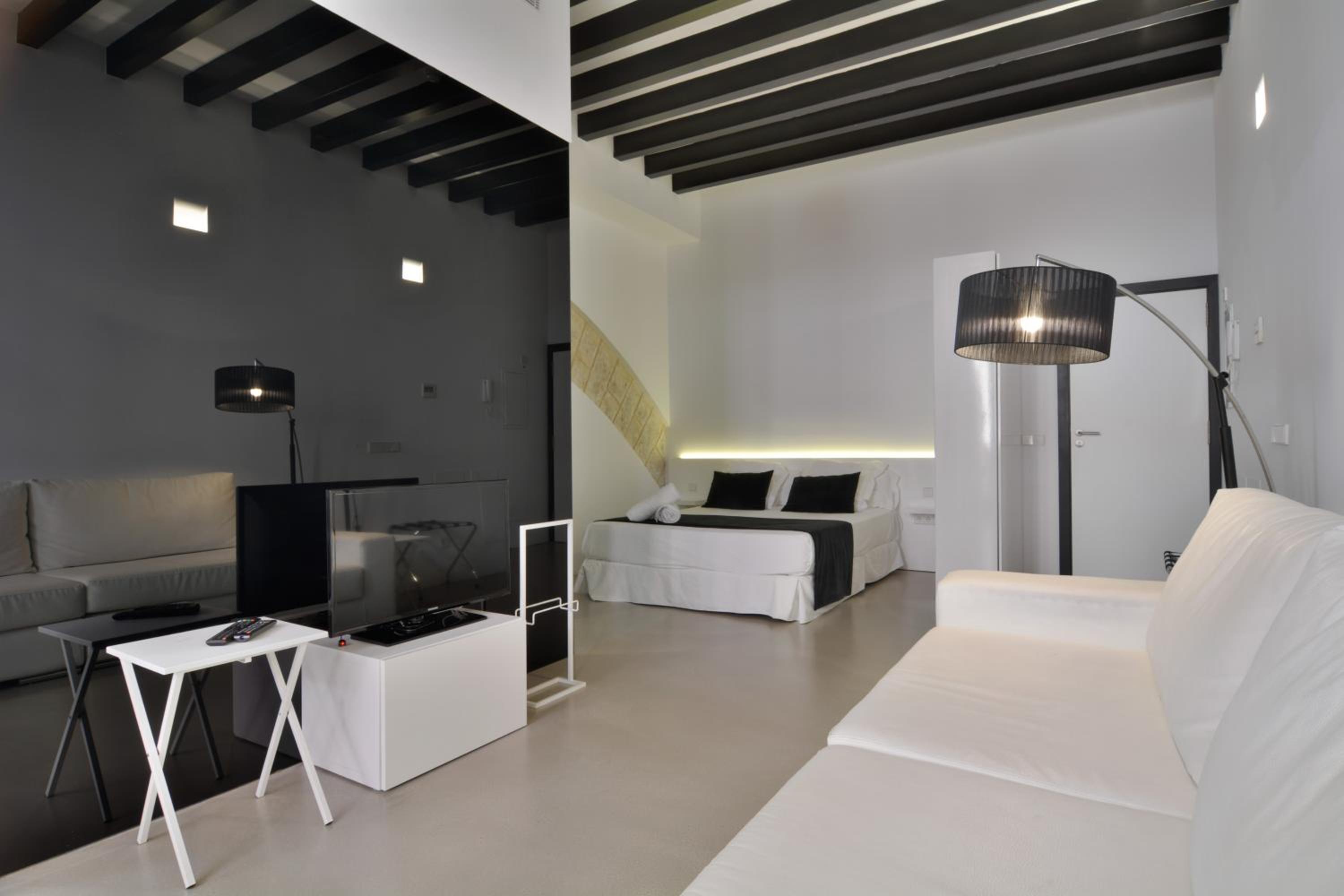 Lonja Suites Apartments
