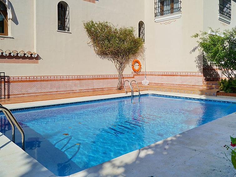 VILLA WITH PRIVATE POOL,NEAR THE BEACH , BBQ, WiFi