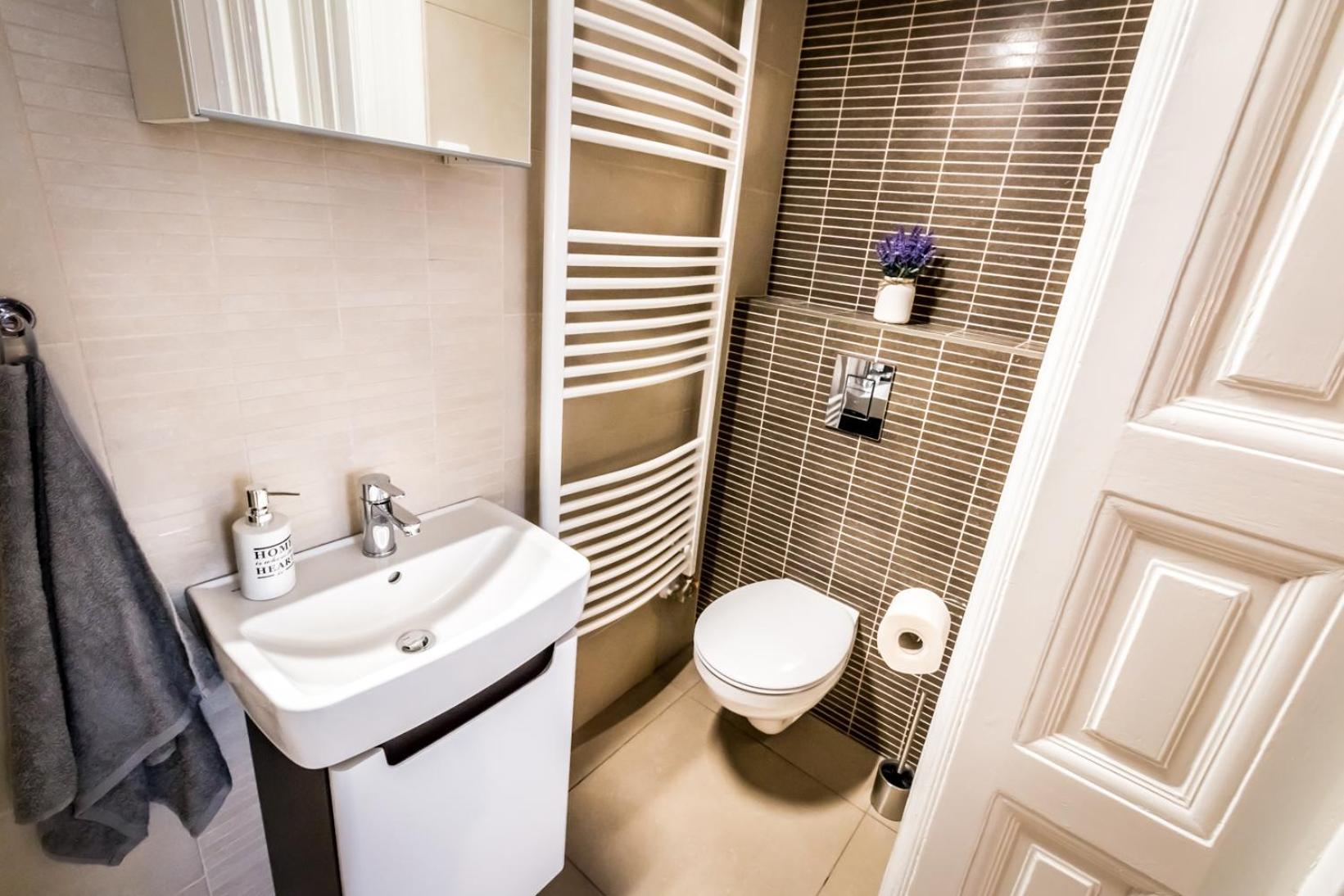 BpR D8 Premier Apartment
