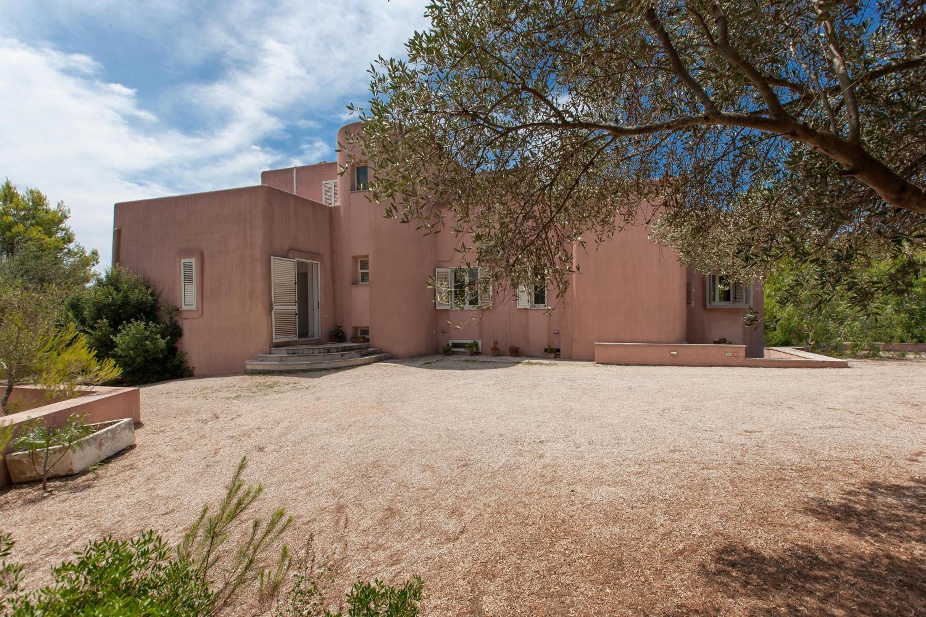 Villa Merienne by BarbarHouse