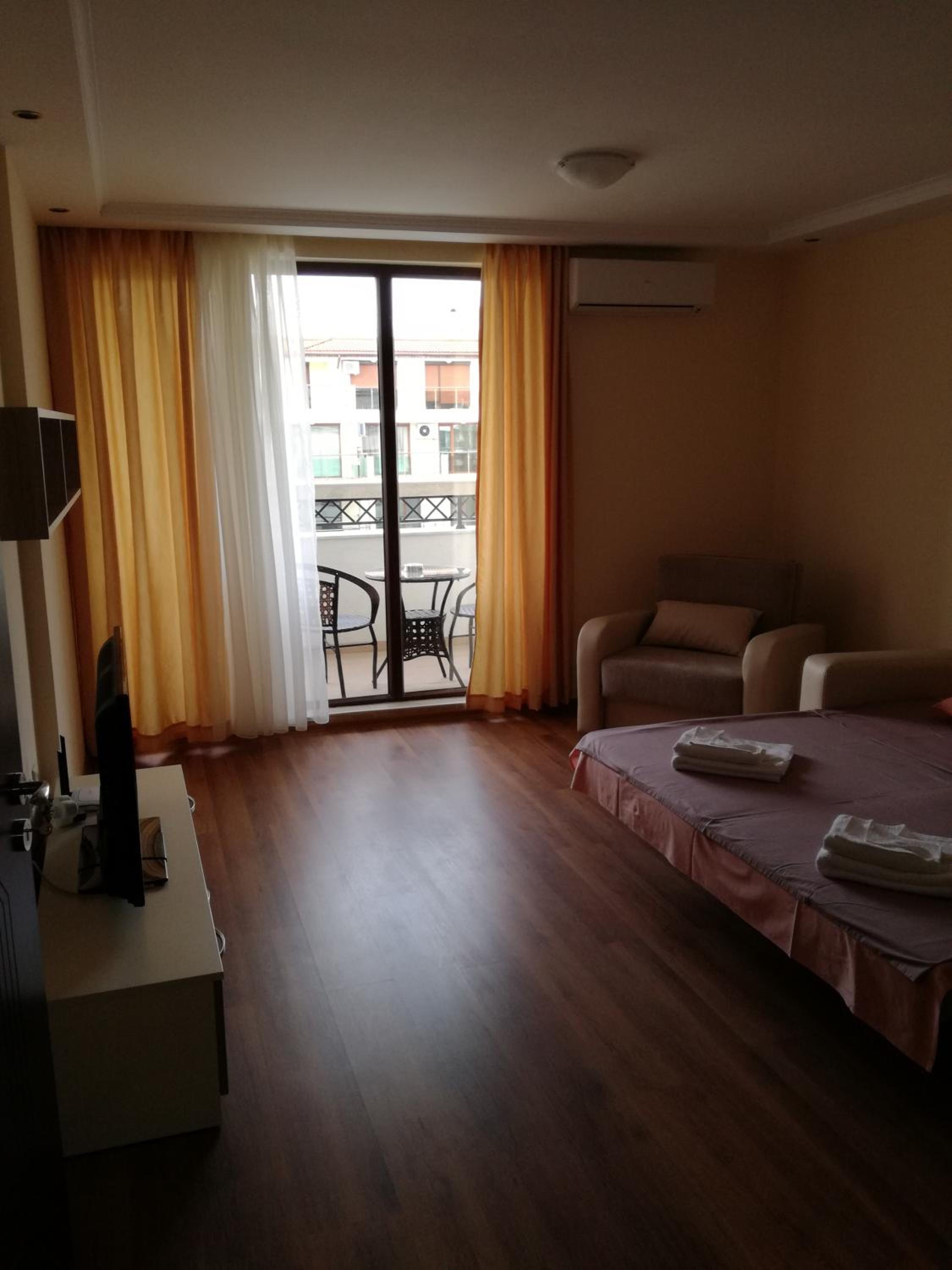 Golden Dunes Primorsko Apartments