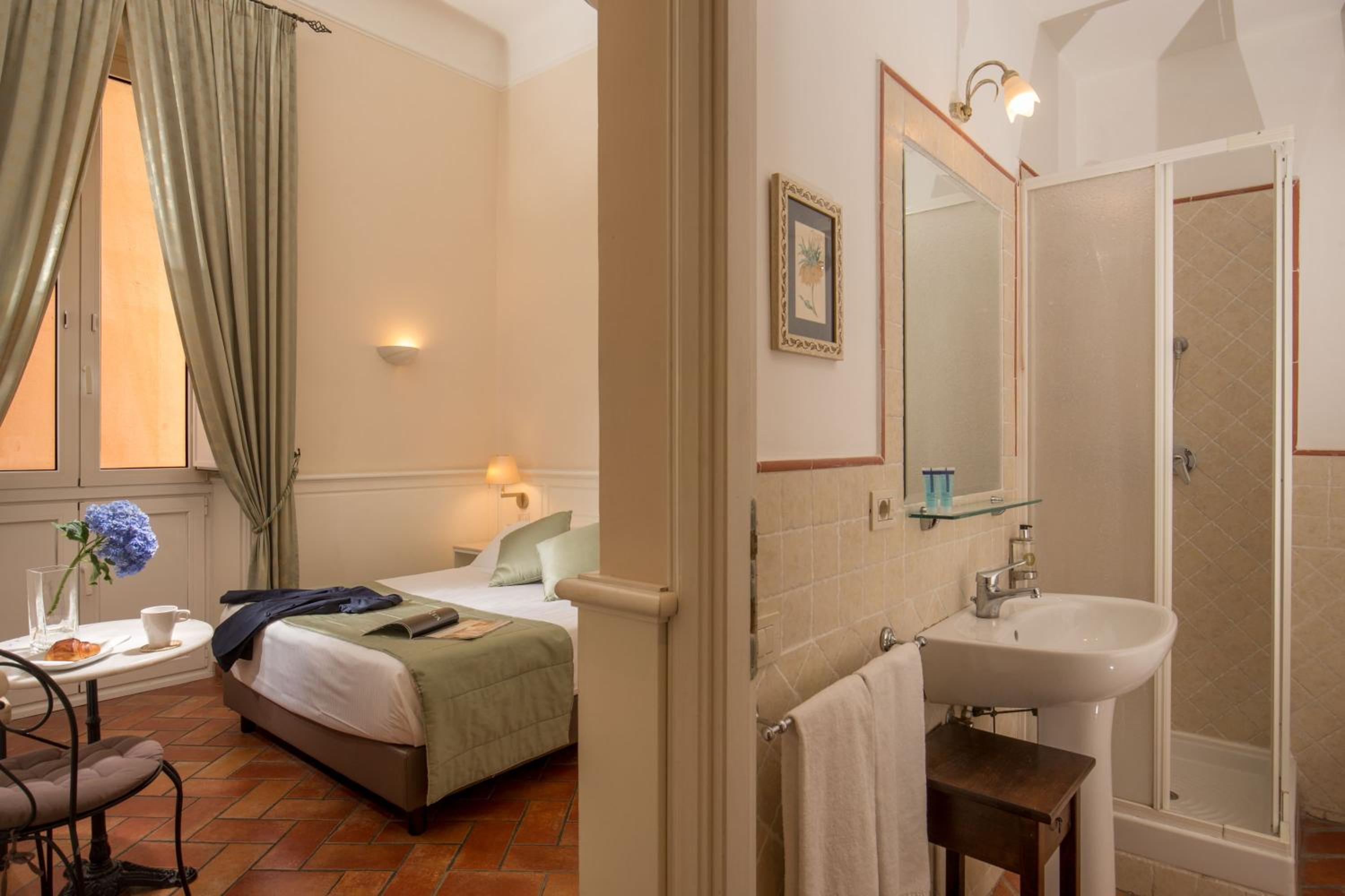 Aenea Inn